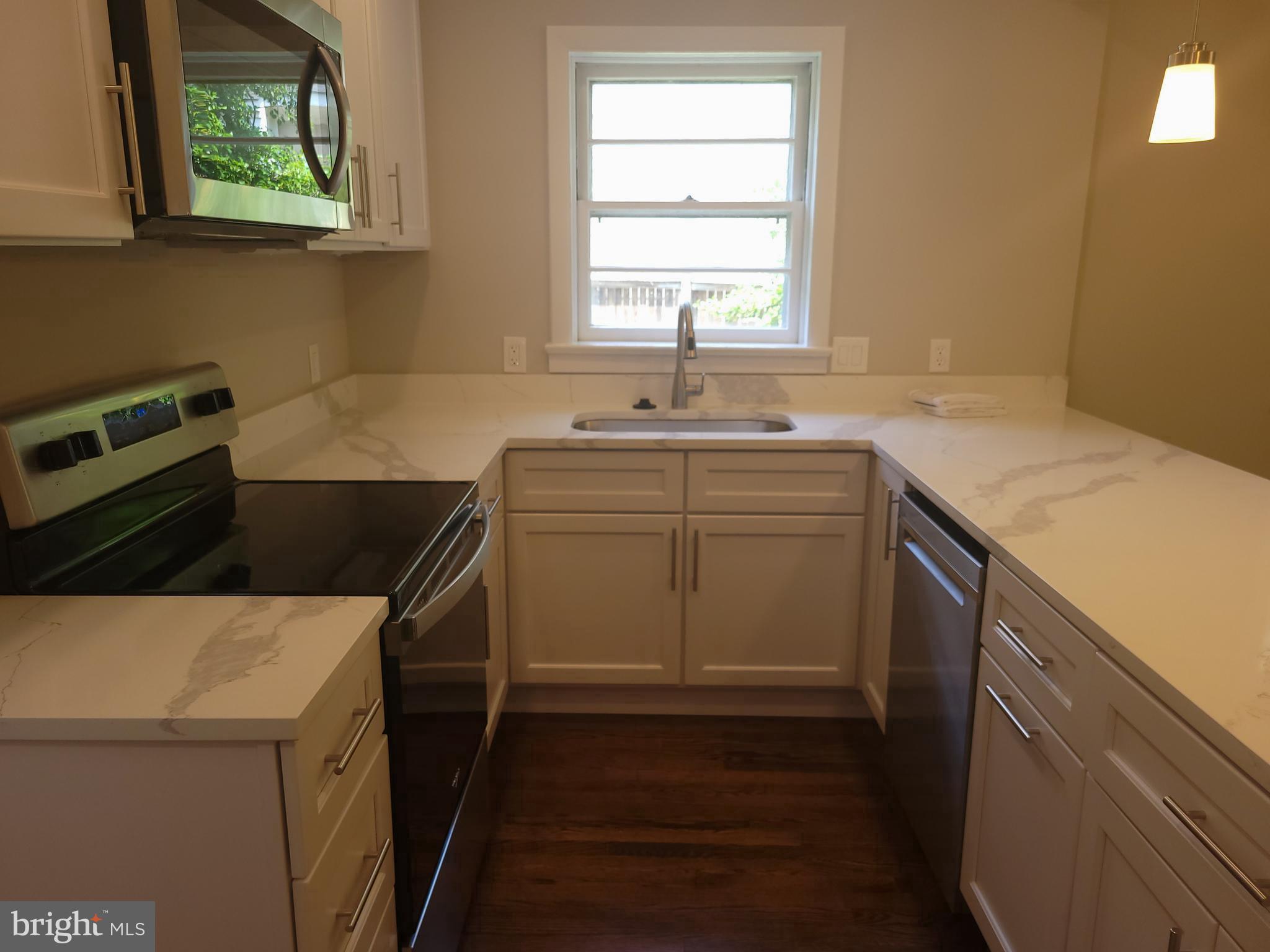 EAST FALLS CHURCH - Residential Lease