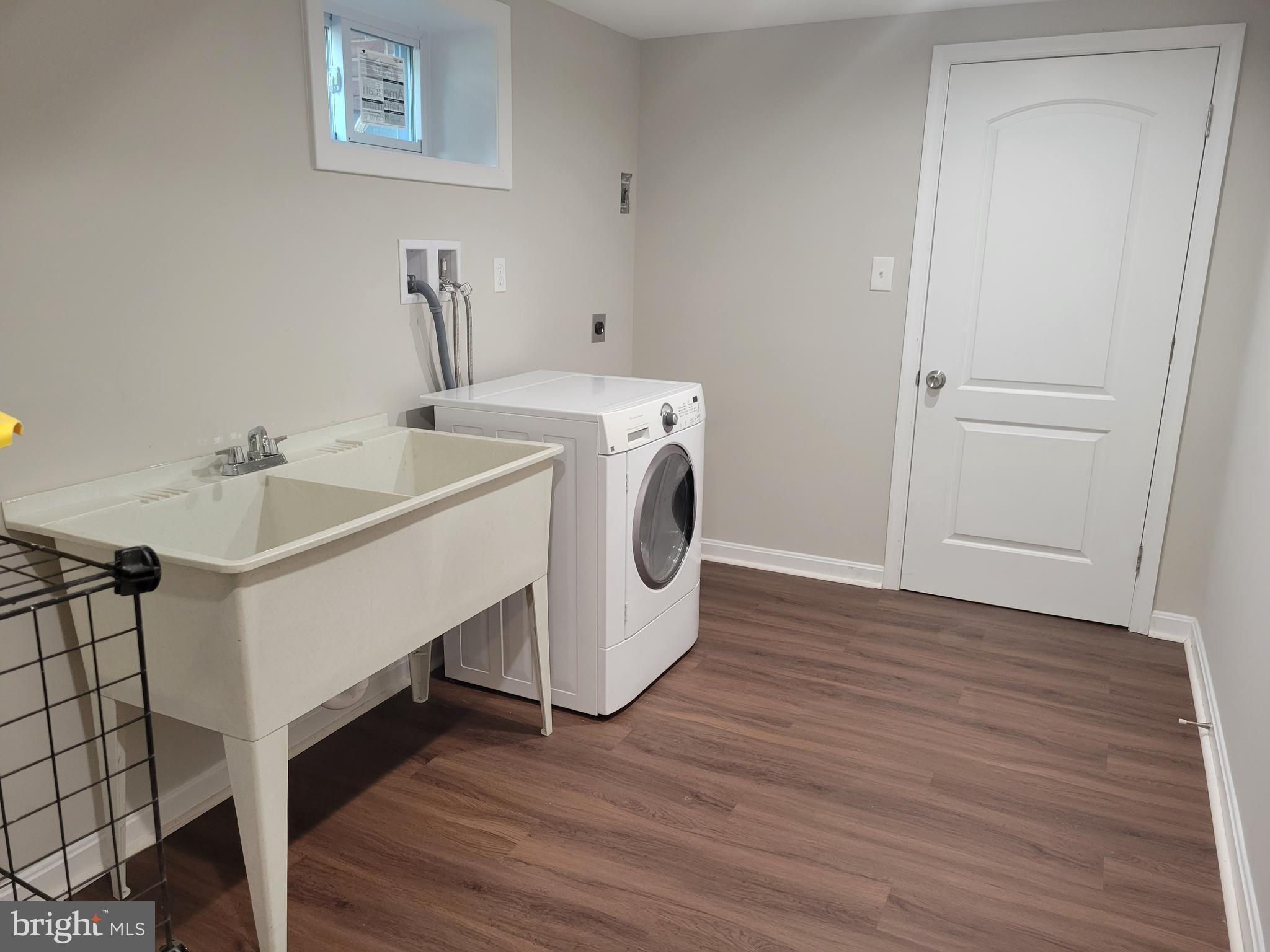 EAST FALLS CHURCH - Residential Lease