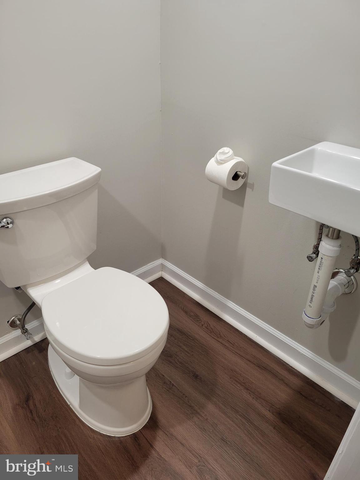 EAST FALLS CHURCH - Residential Lease