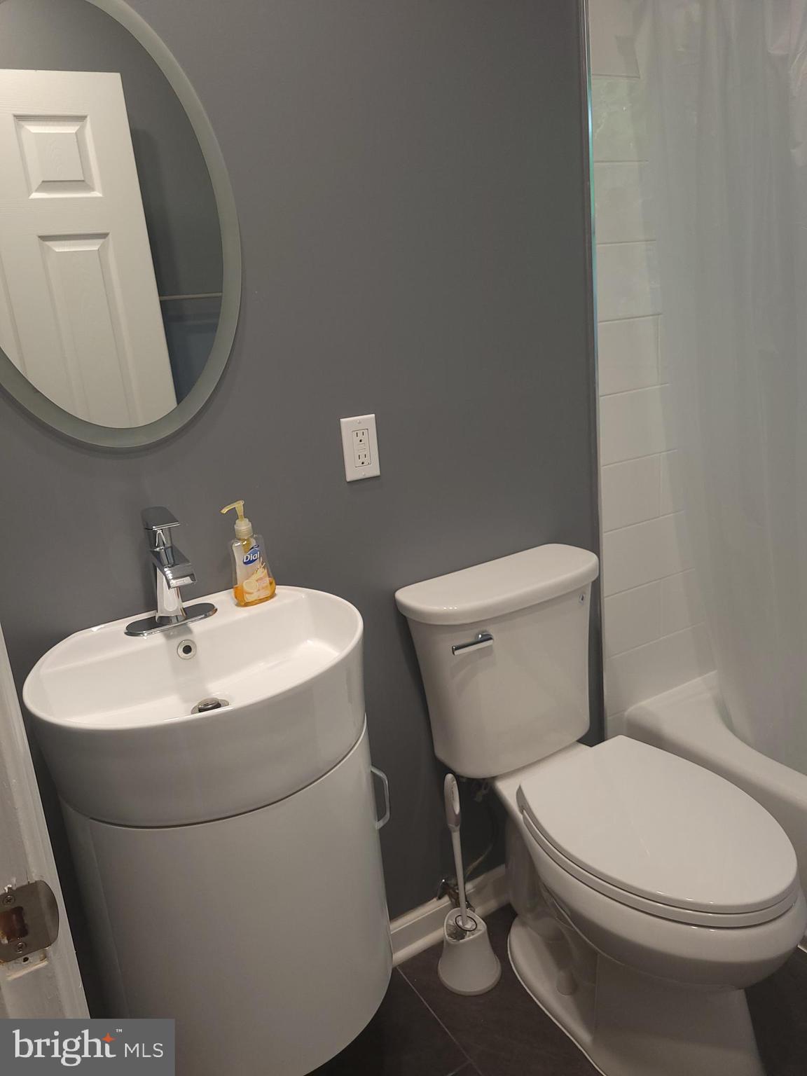 EAST FALLS CHURCH - Residential Lease