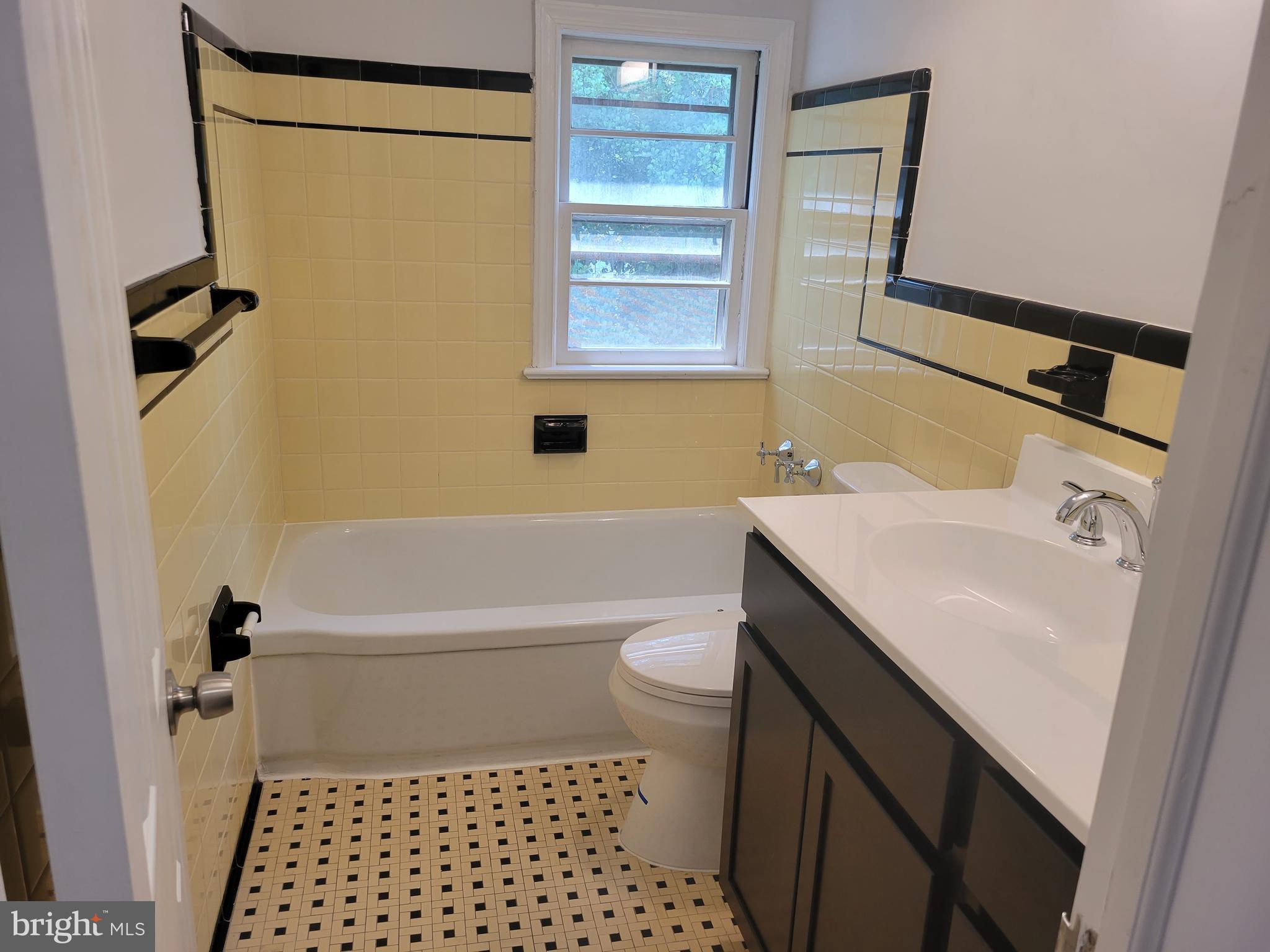 EAST FALLS CHURCH - Residential Lease