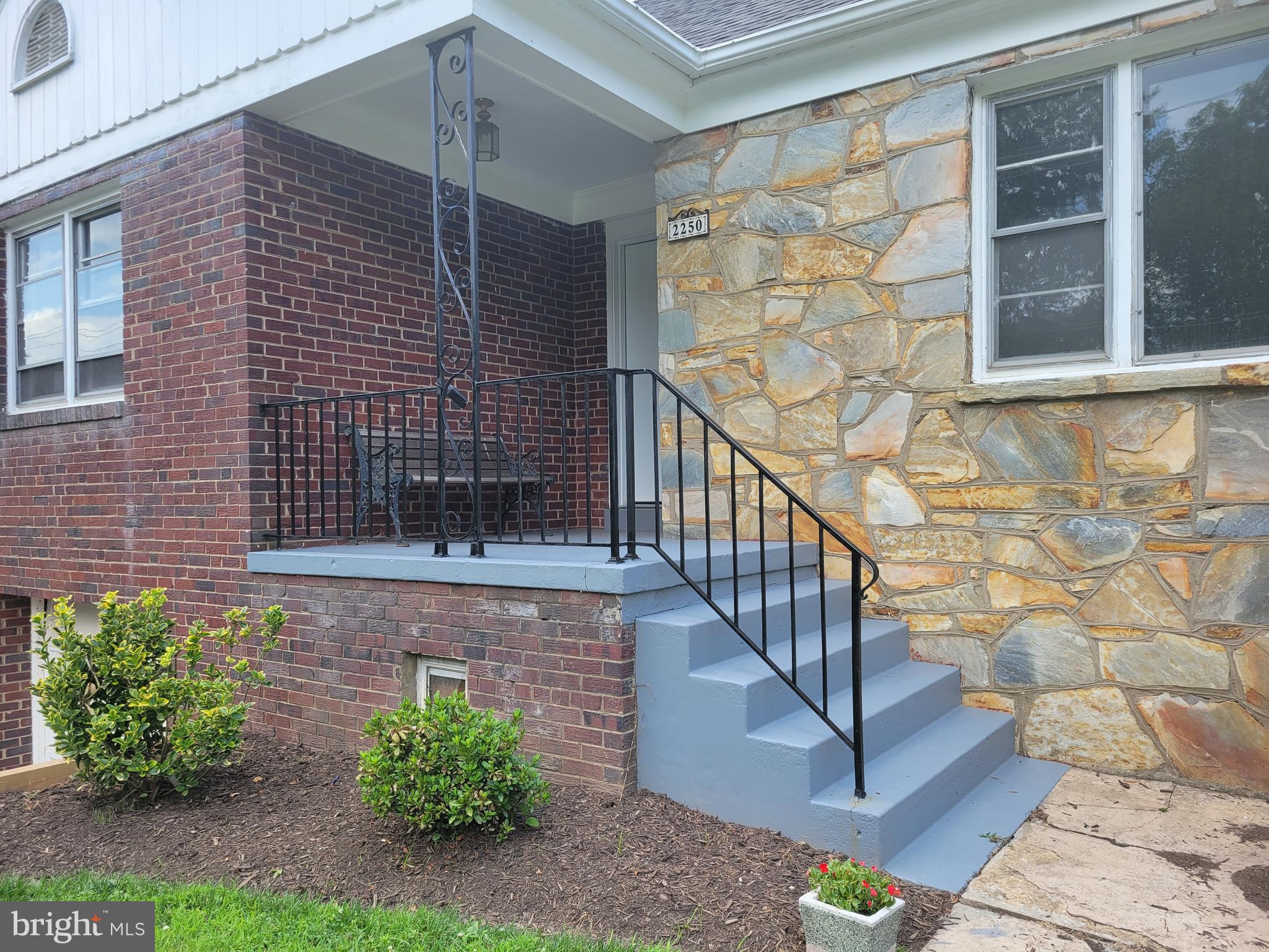 EAST FALLS CHURCH - Residential Lease