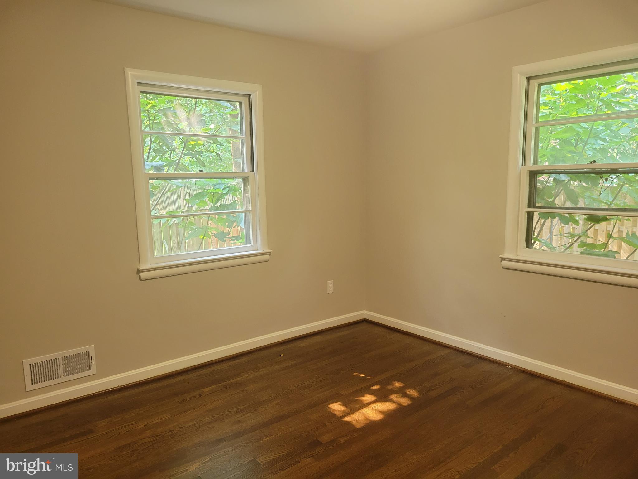 EAST FALLS CHURCH - Residential Lease