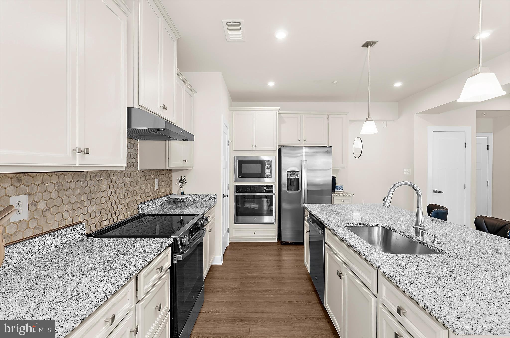 PERRY'S RETREAT - Residential