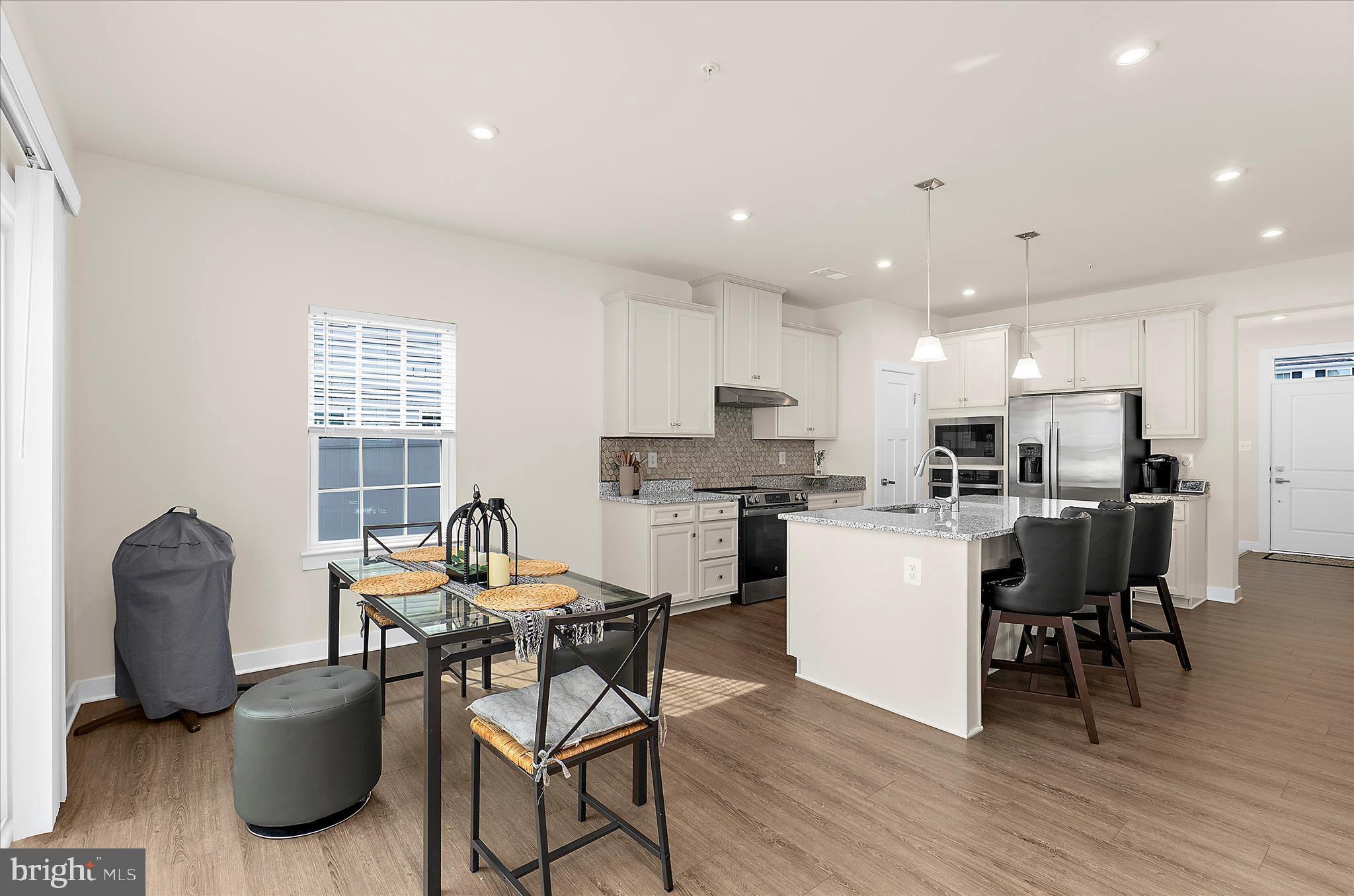 PERRY'S RETREAT - Residential