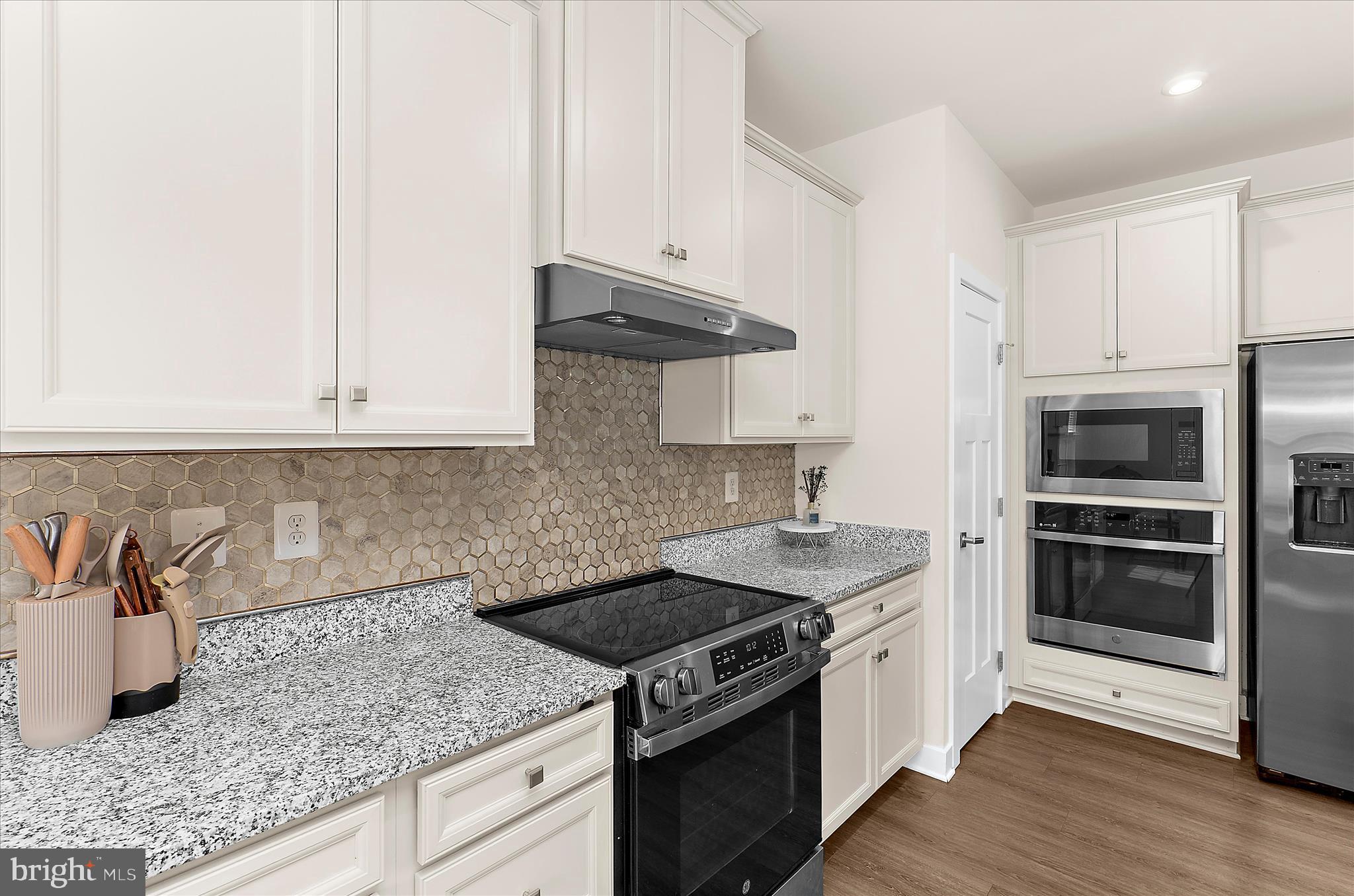 PERRY'S RETREAT - Residential