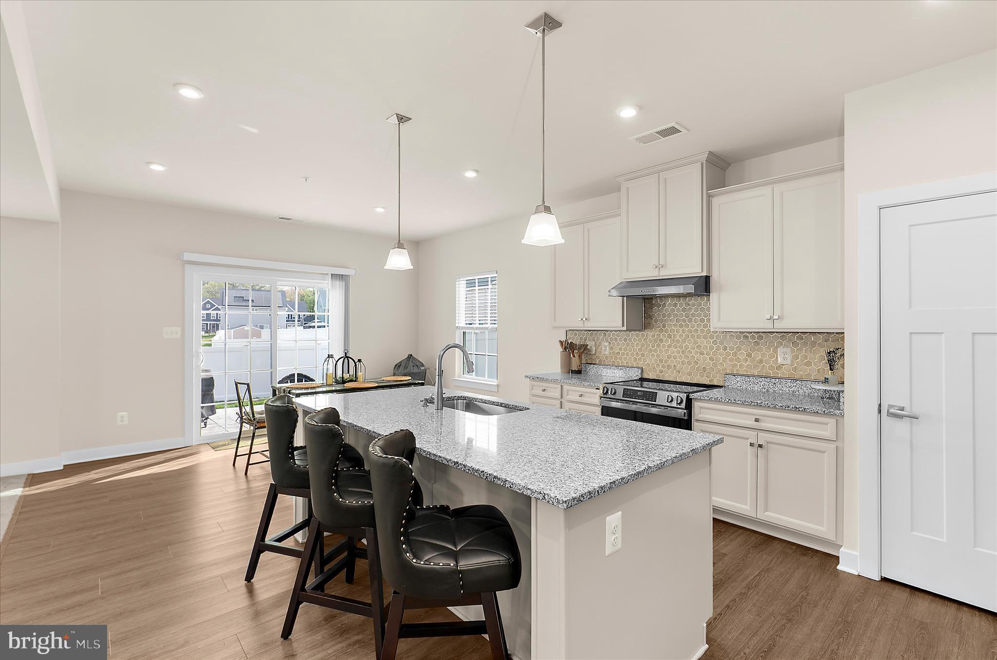 PERRY'S RETREAT - Residential