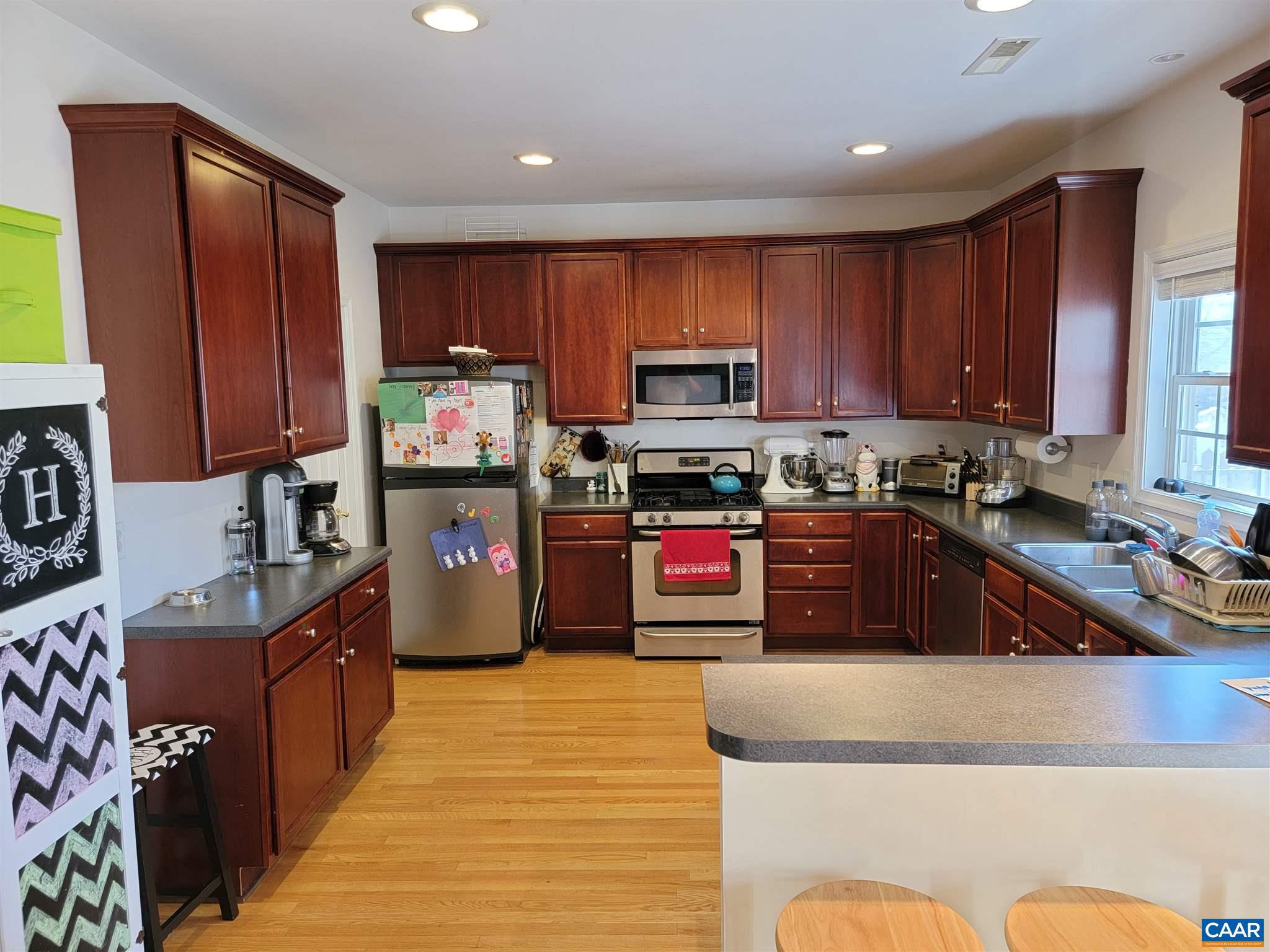 BURNET COMMONS - Residential Lease