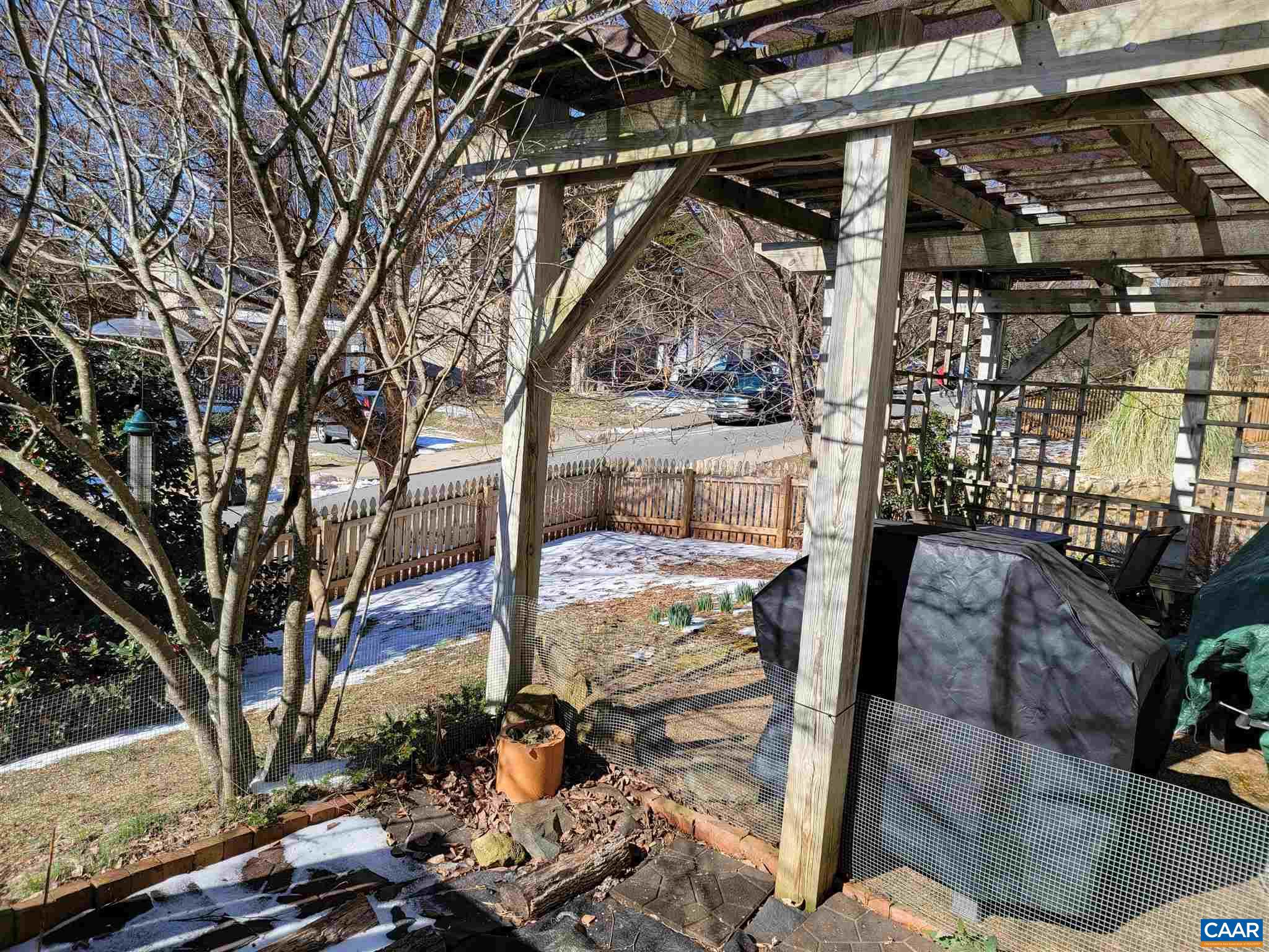 BURNET COMMONS - Residential Lease