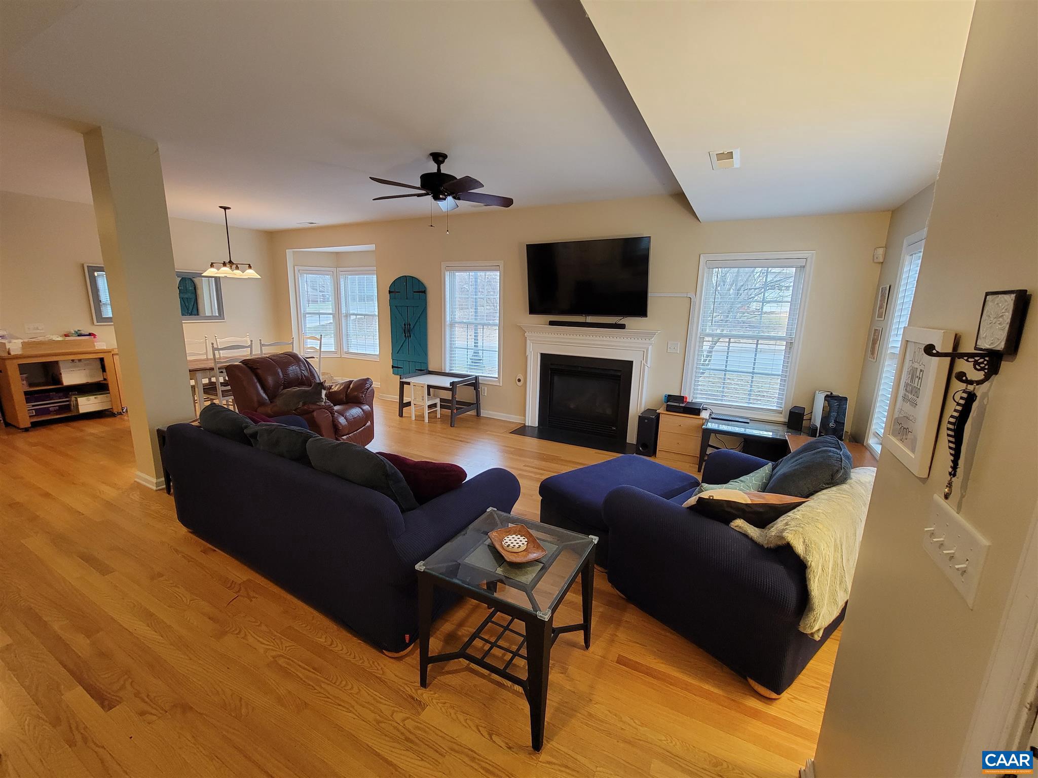 BURNET COMMONS - Residential Lease