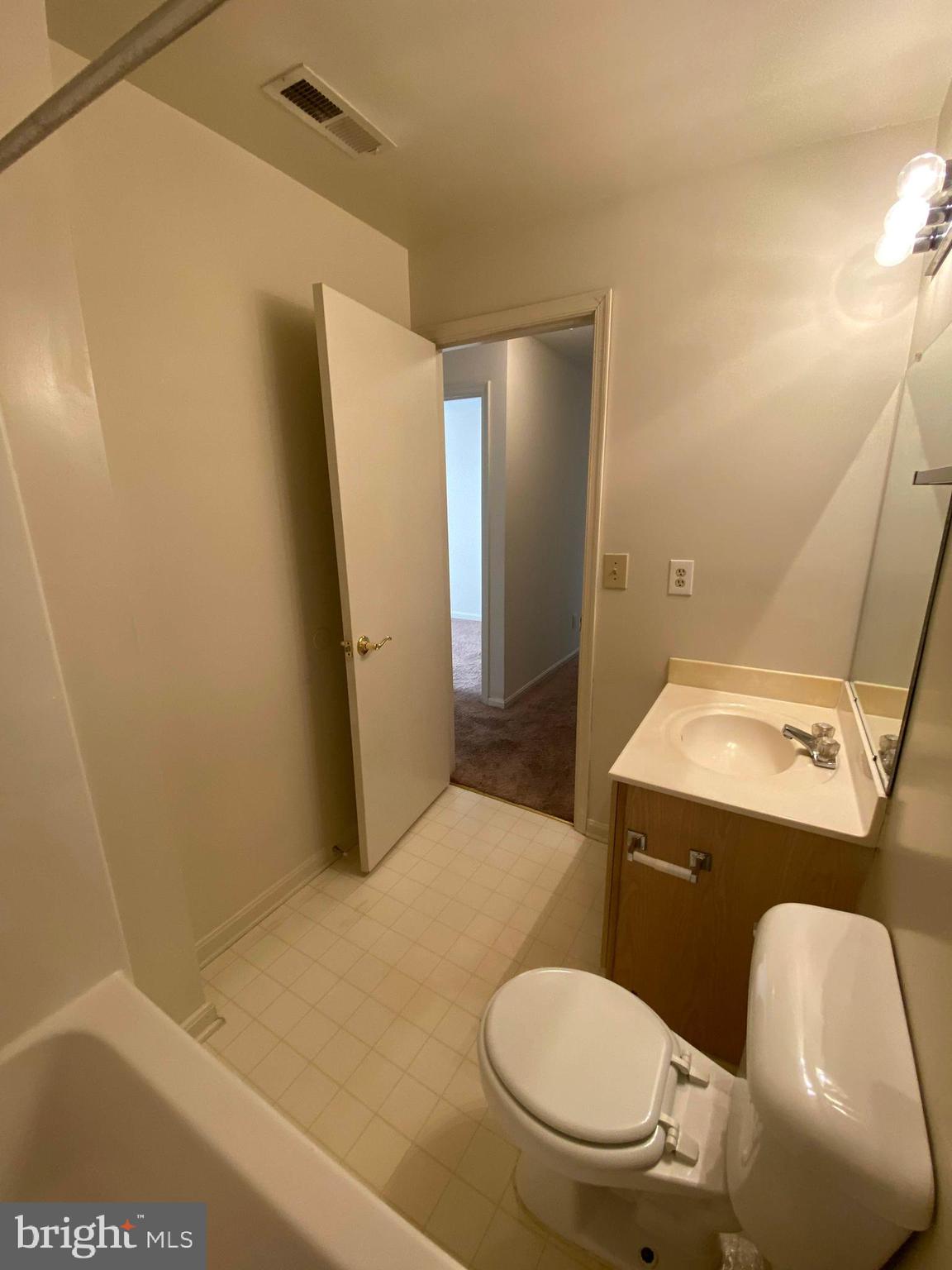 CARRIAGE POINTE AT AQUIA - Residential Lease