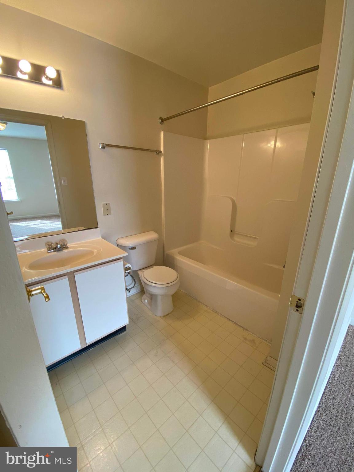 CARRIAGE POINTE AT AQUIA - Residential Lease