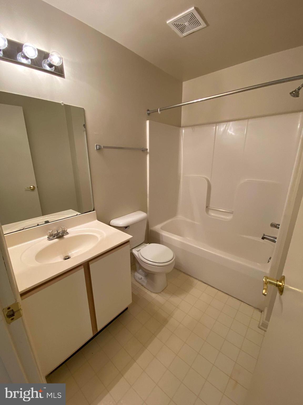 CARRIAGE POINTE AT AQUIA - Residential Lease