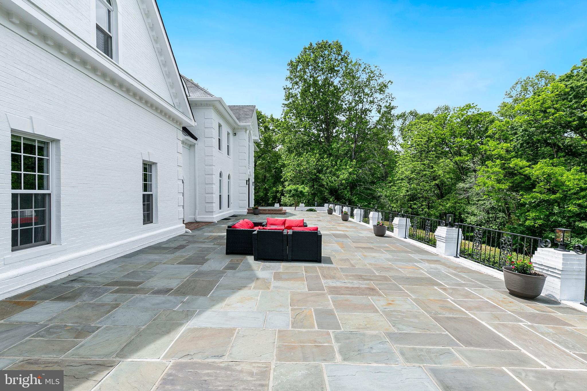 THE PALISADES - Residential