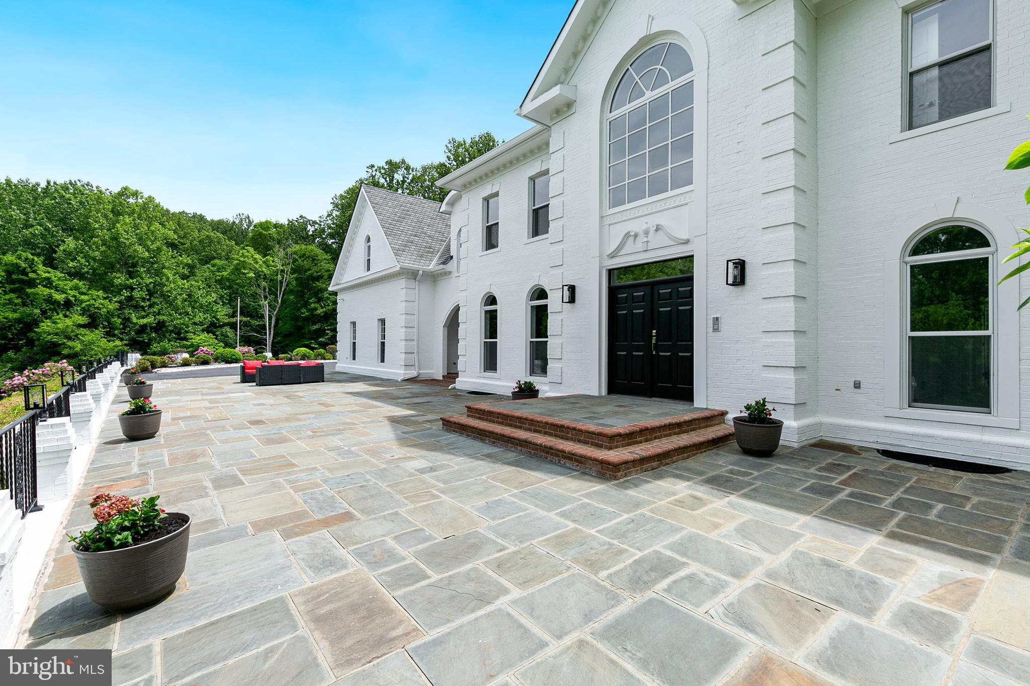 THE PALISADES - Residential