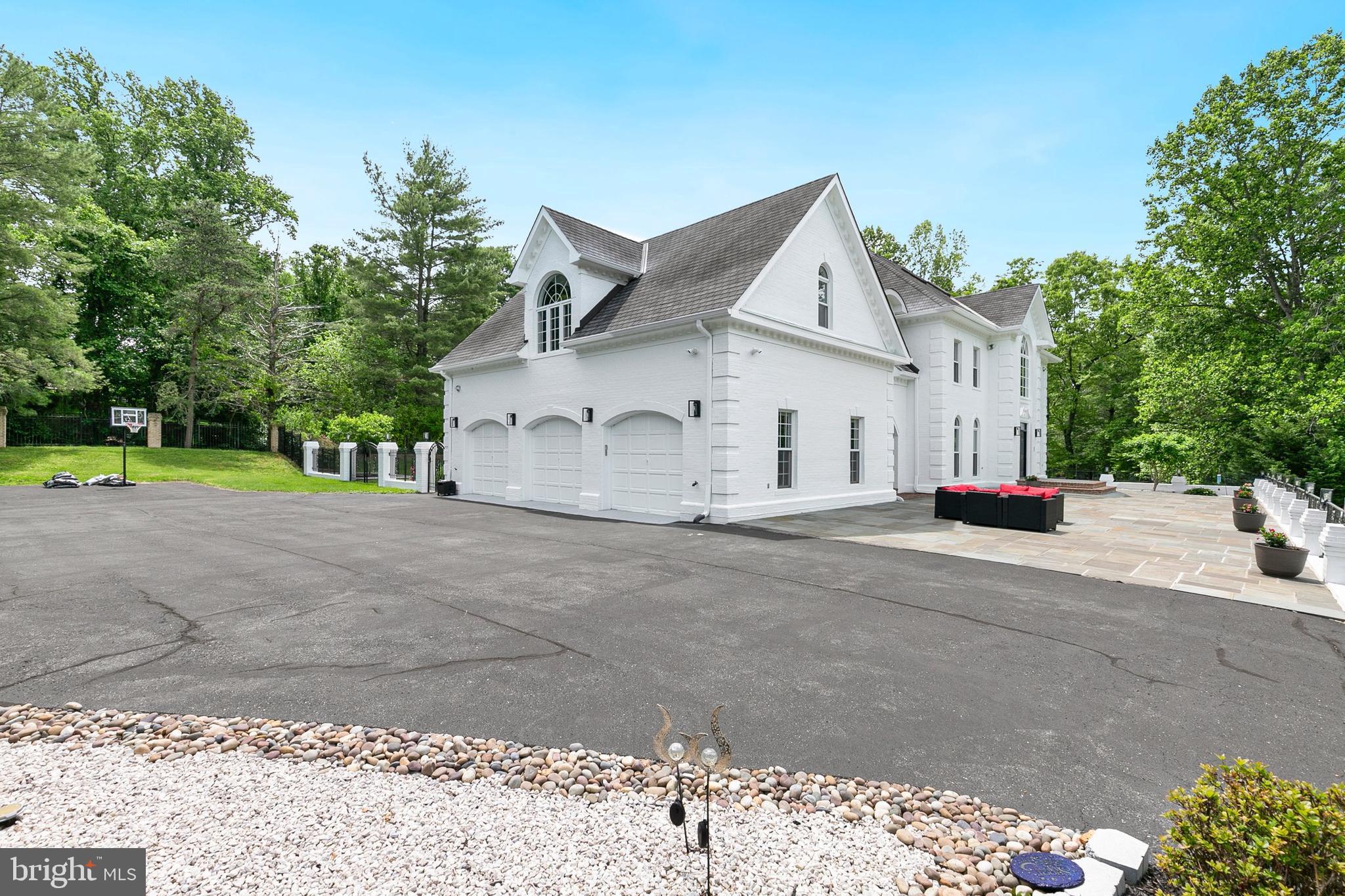 THE PALISADES - Residential