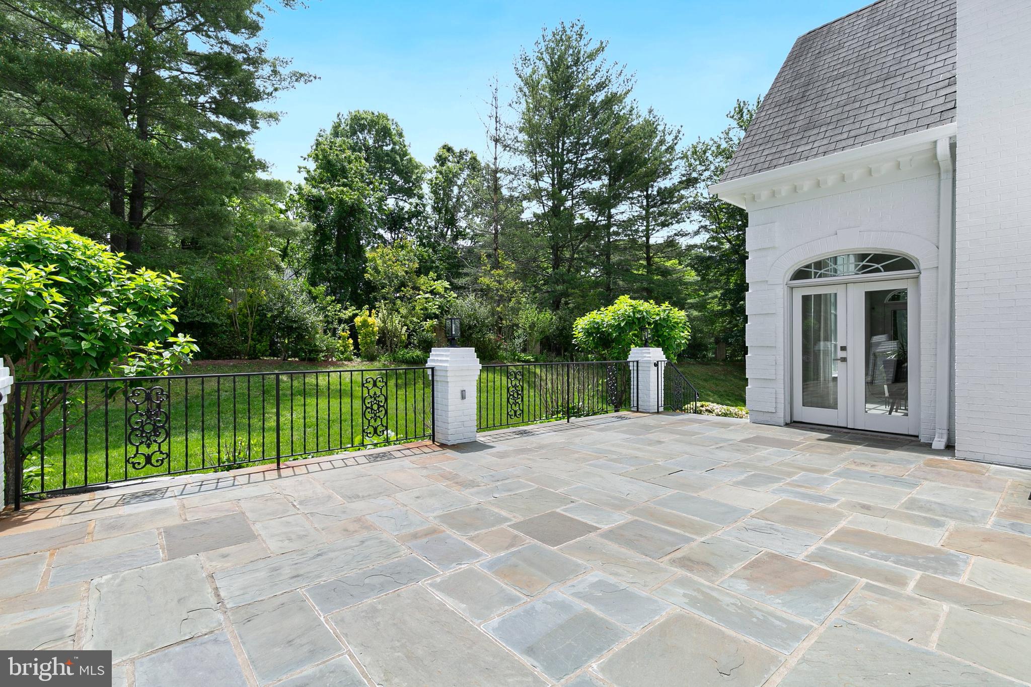 THE PALISADES - Residential