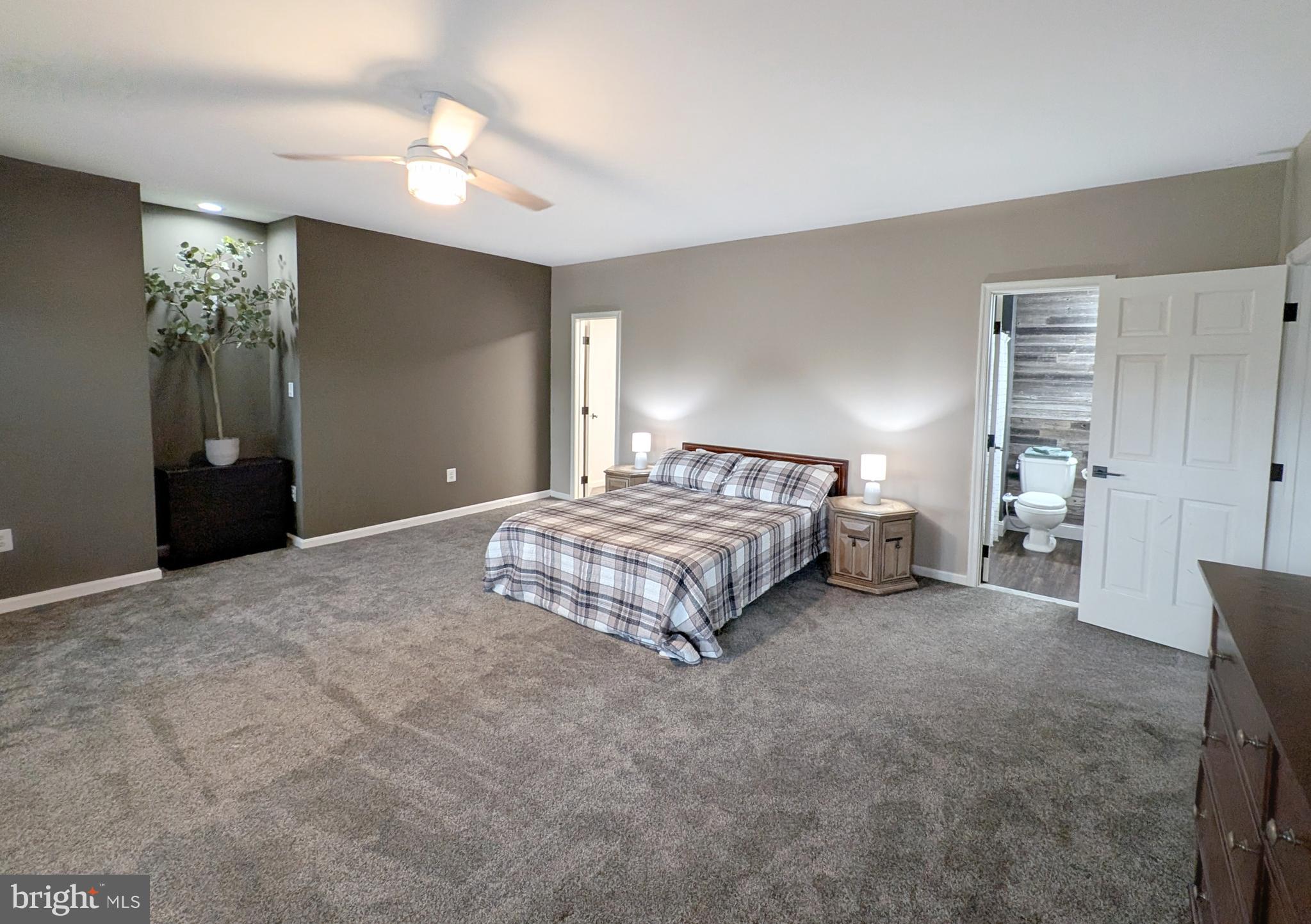 HOLLY HILLS - Residential