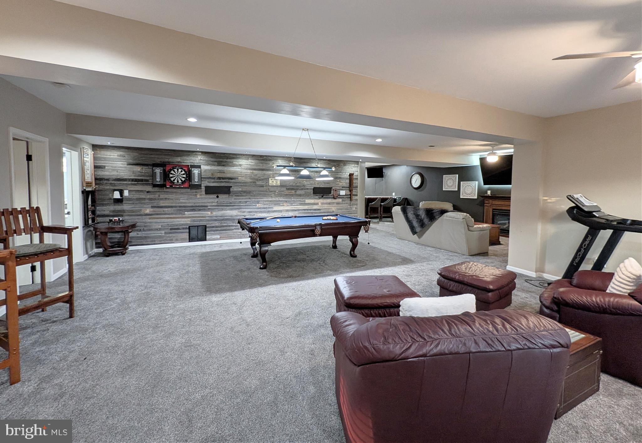 HOLLY HILLS - Residential