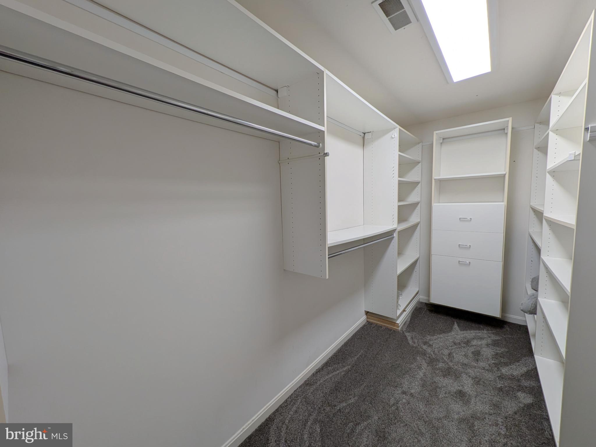 HOLLY HILLS - Residential