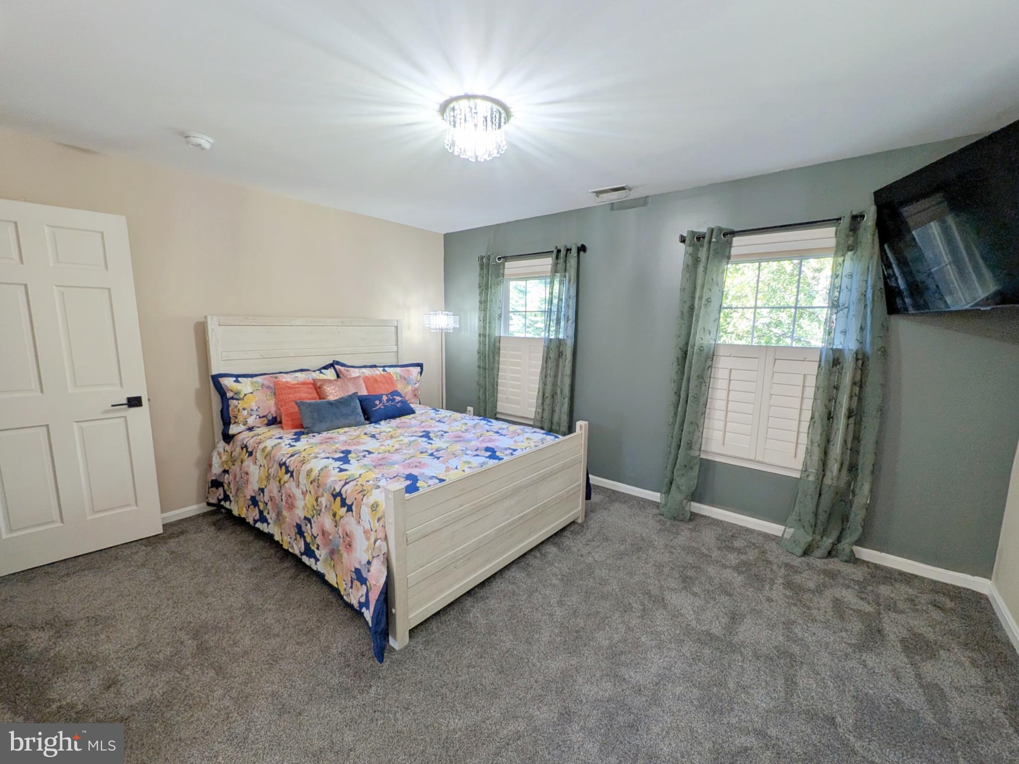 HOLLY HILLS - Residential