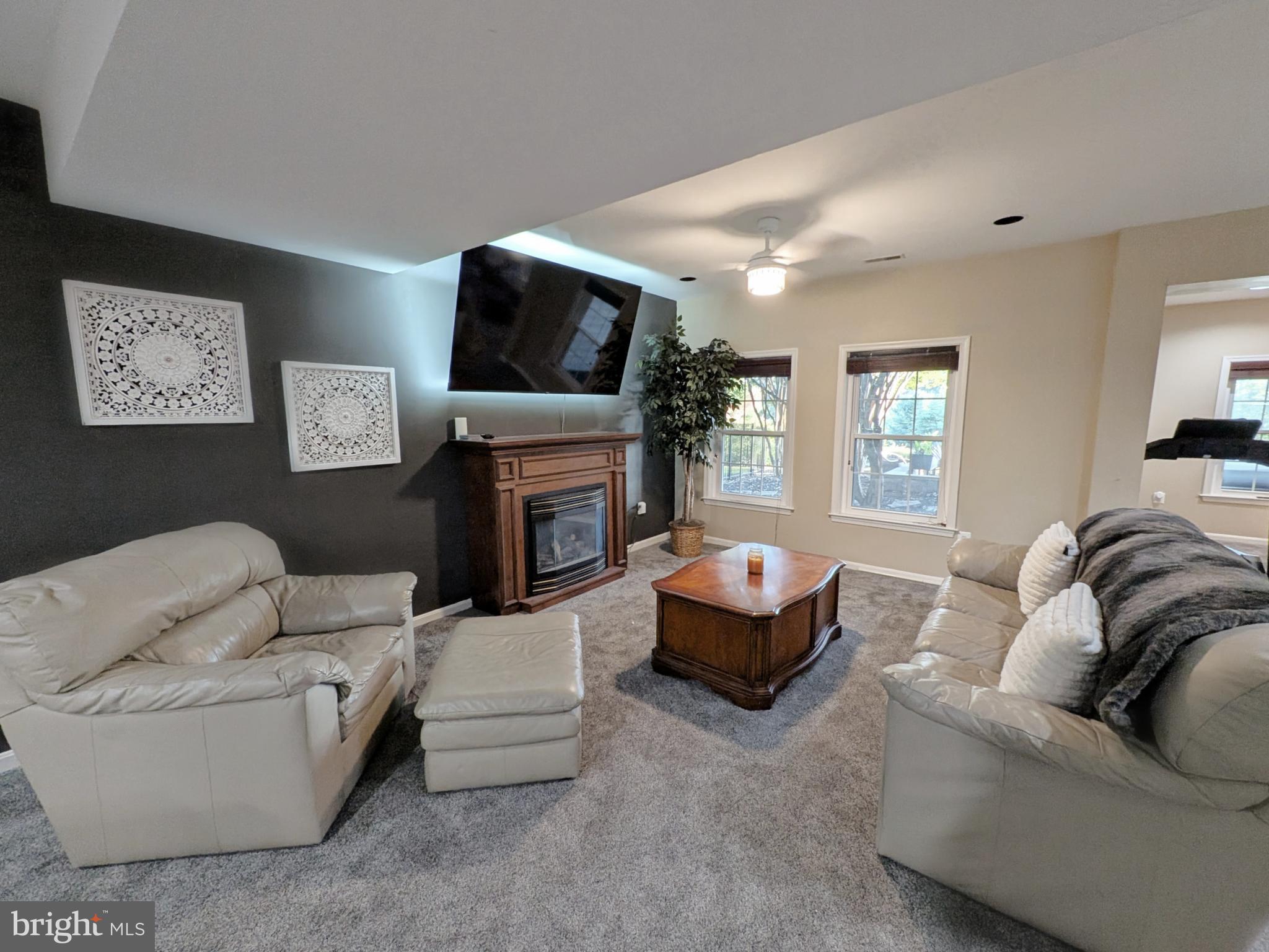 HOLLY HILLS - Residential