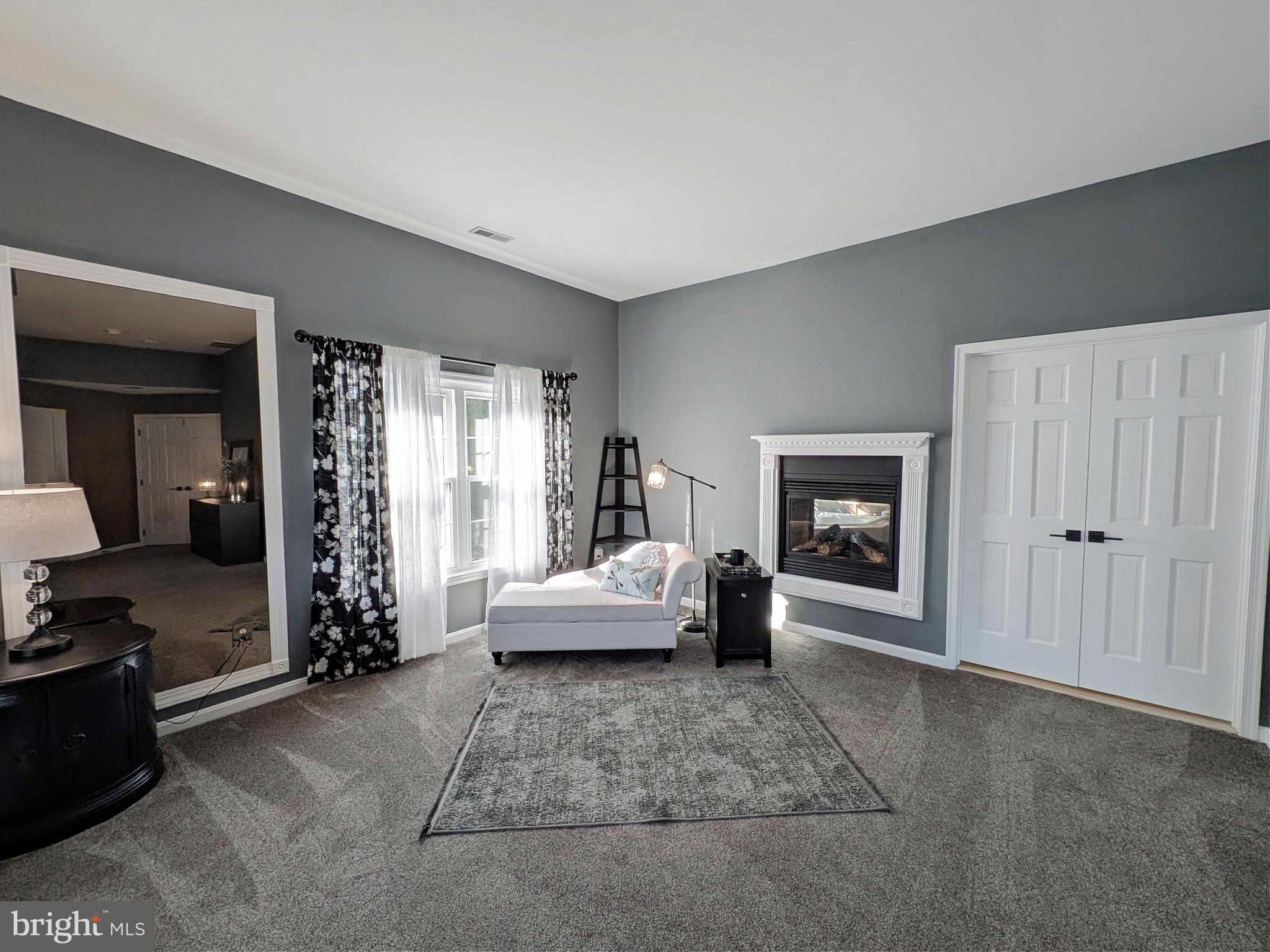 HOLLY HILLS - Residential