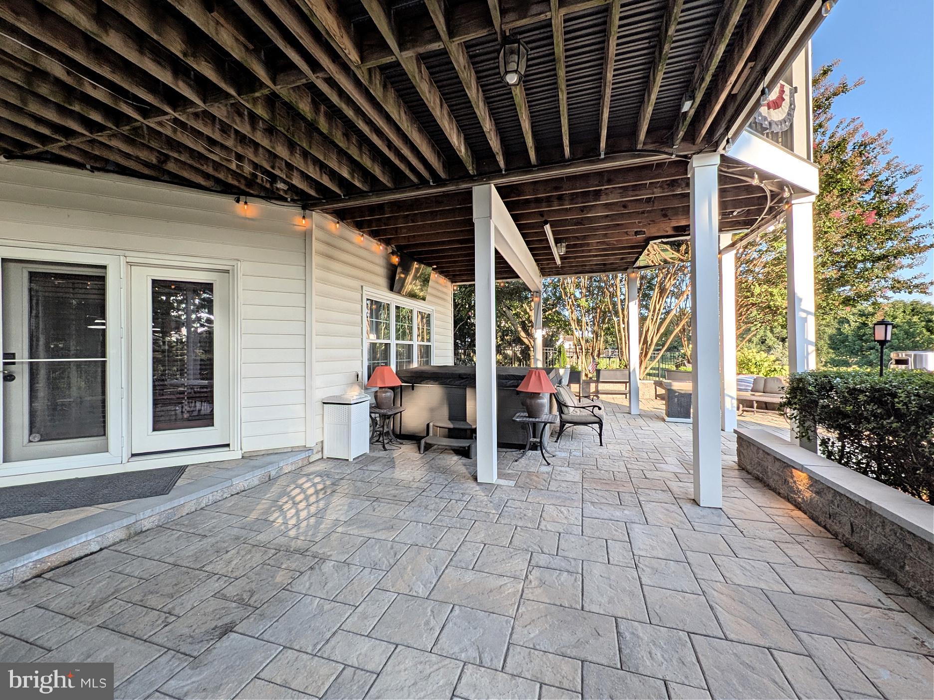 HOLLY HILLS - Residential