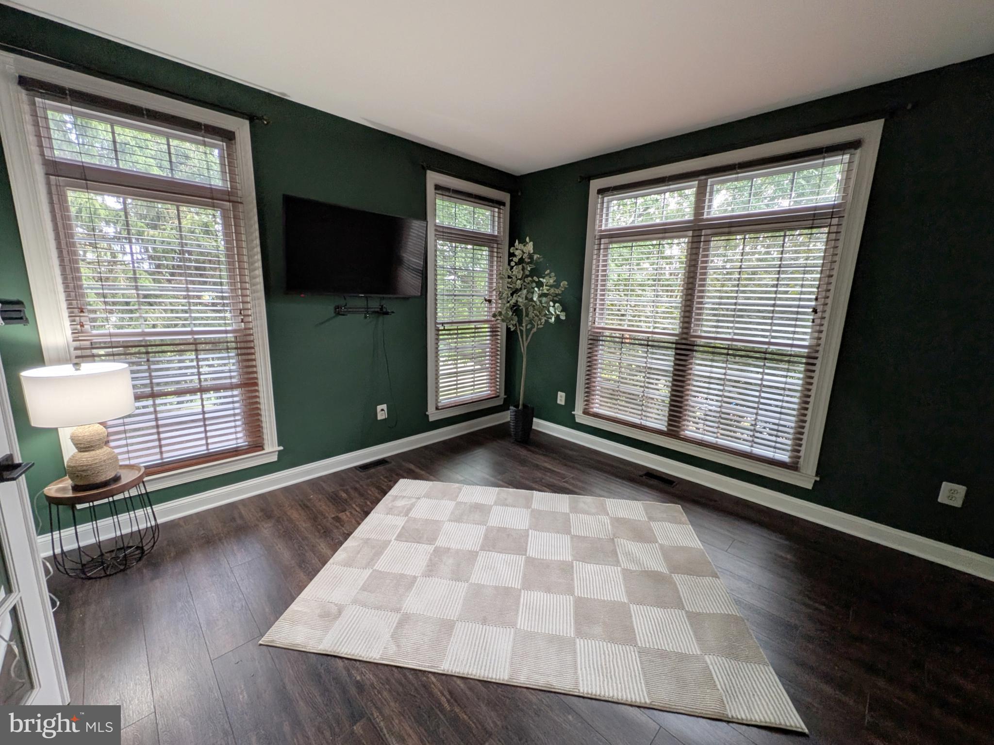 HOLLY HILLS - Residential