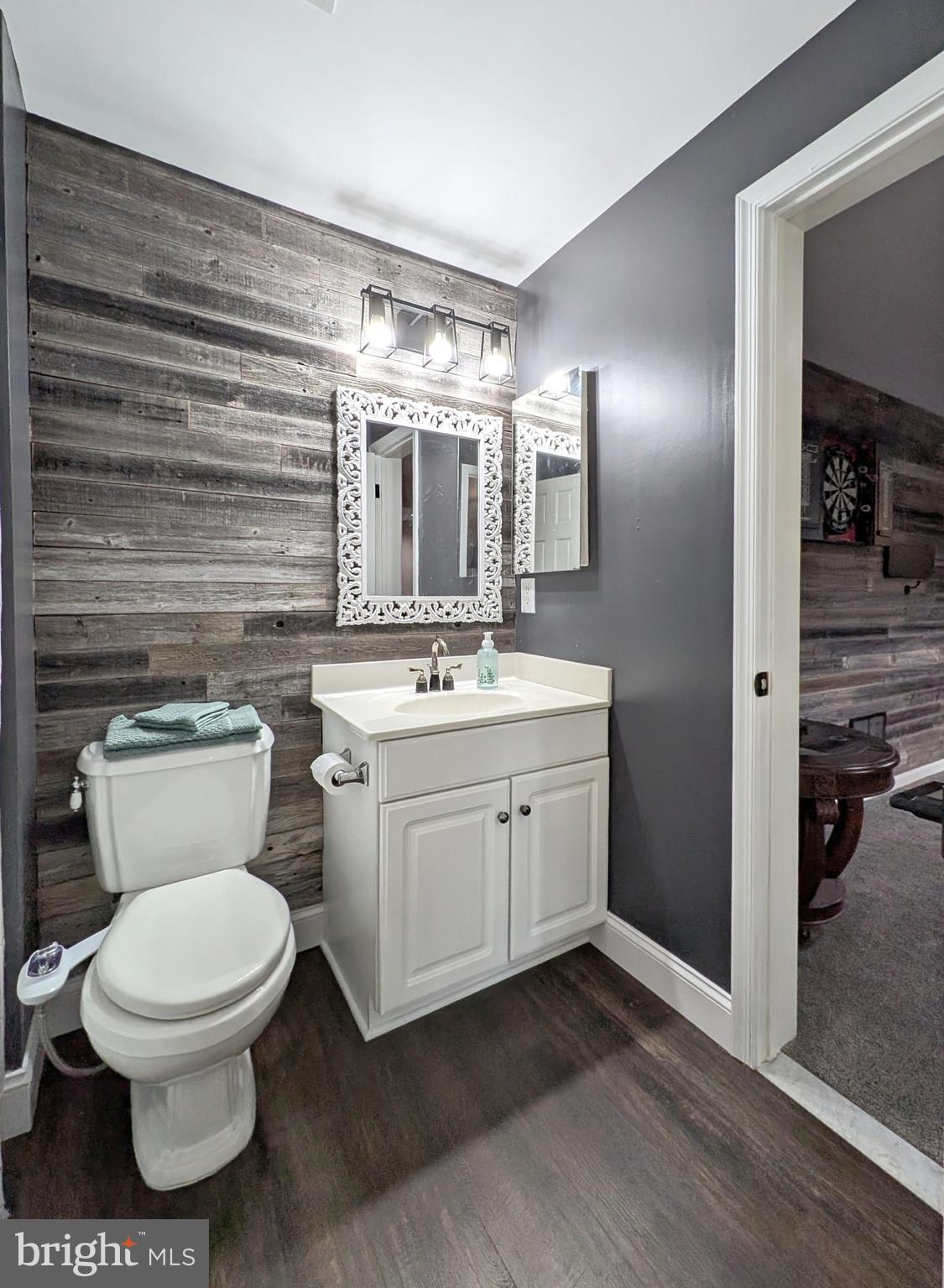 HOLLY HILLS - Residential