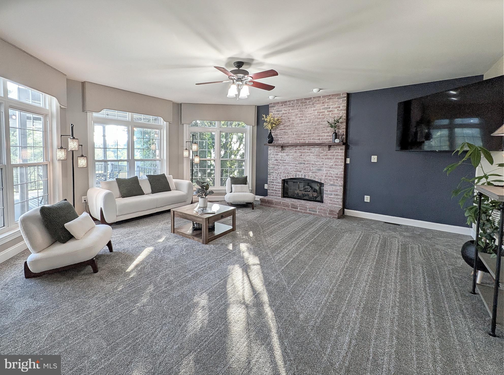 HOLLY HILLS - Residential