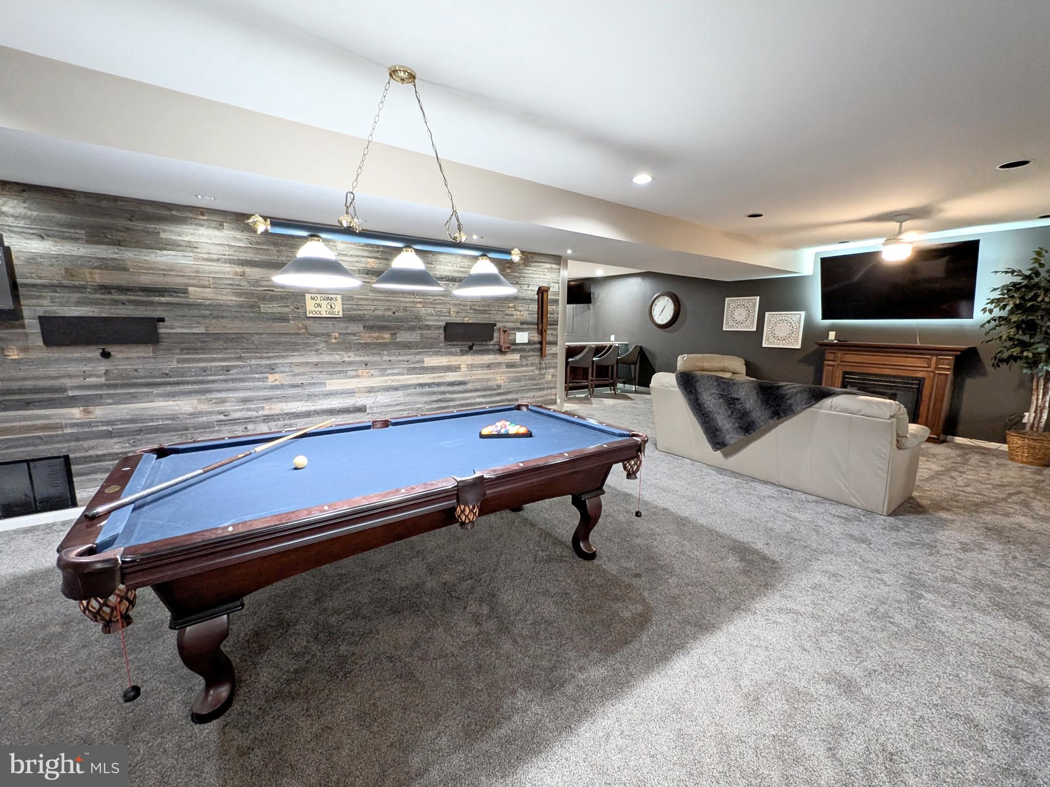 HOLLY HILLS - Residential