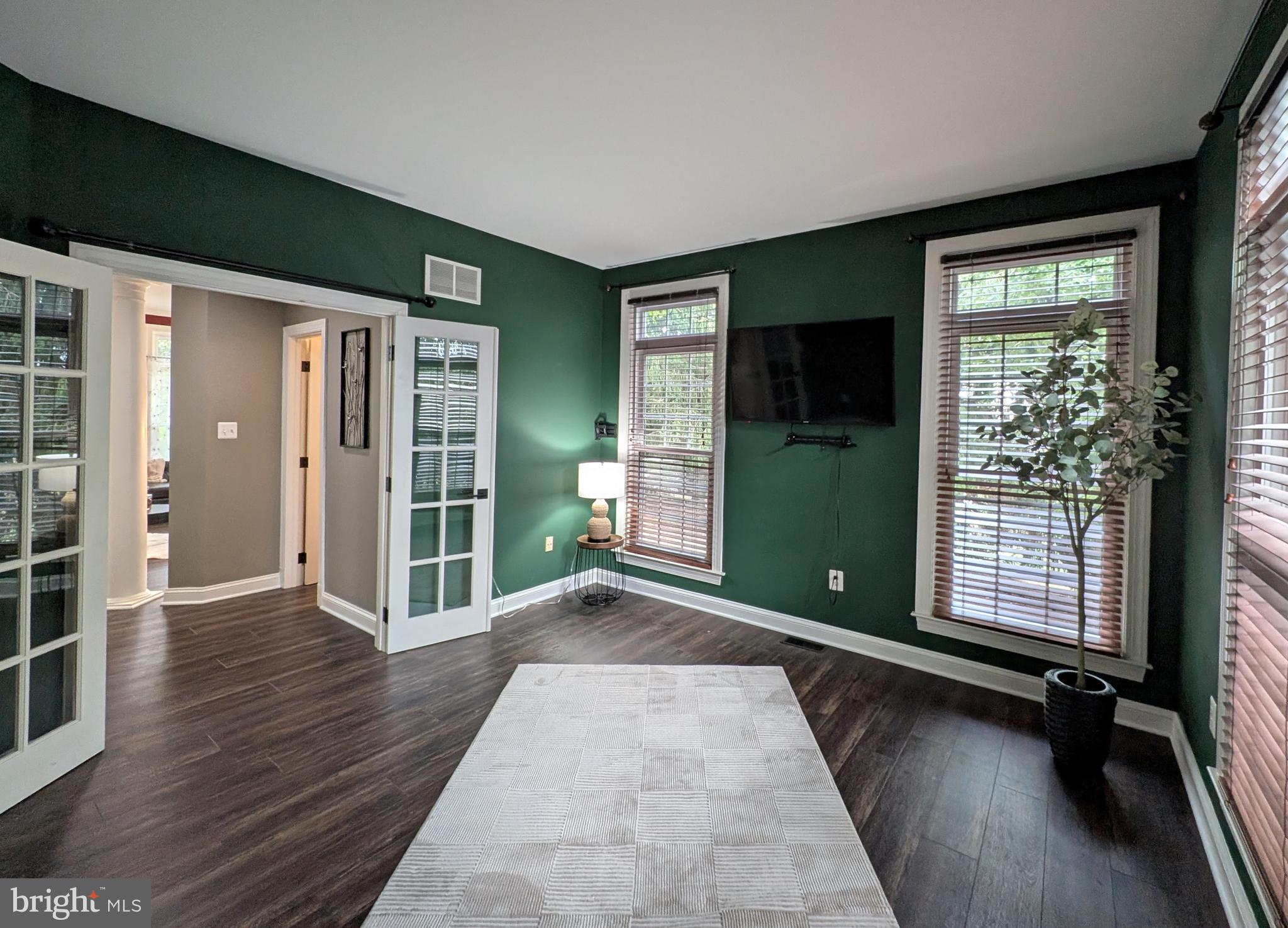 HOLLY HILLS - Residential