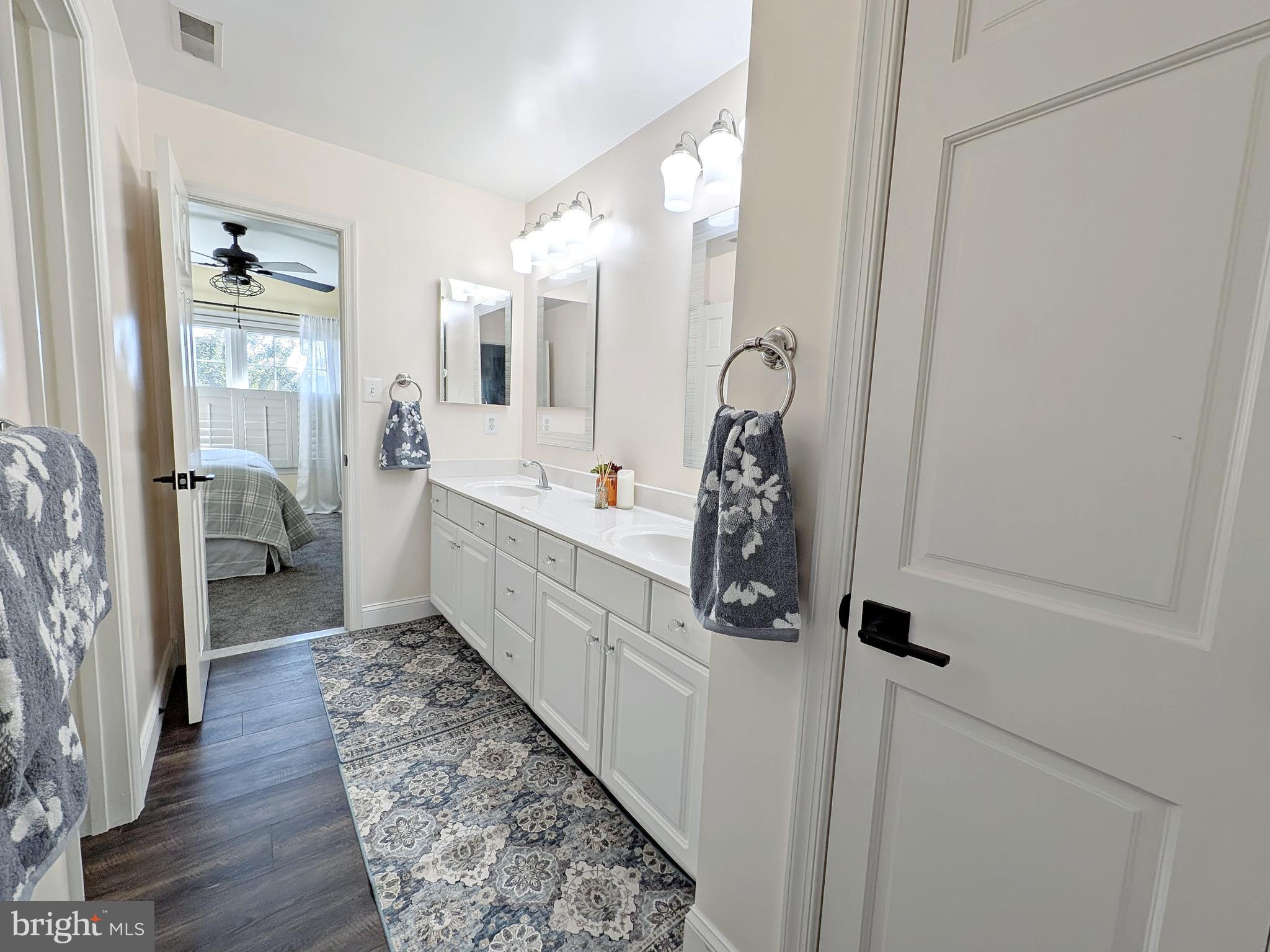 HOLLY HILLS - Residential