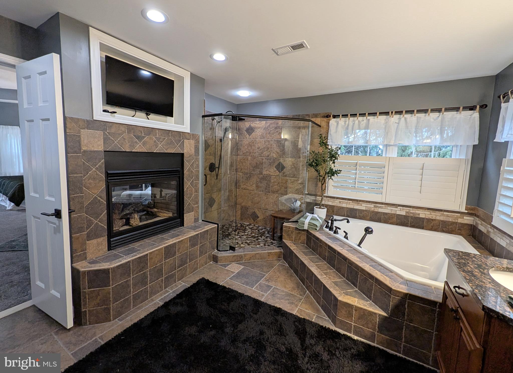 HOLLY HILLS - Residential