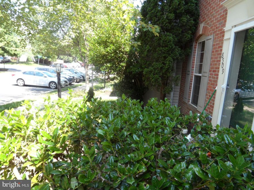 Three Levels townhouse, with 3-Bedrooms 3-FULL  Baths, More than 2 Parking SPACE , Fair-place,   walkout LEVEL TO THE  ,.NICE PATIO