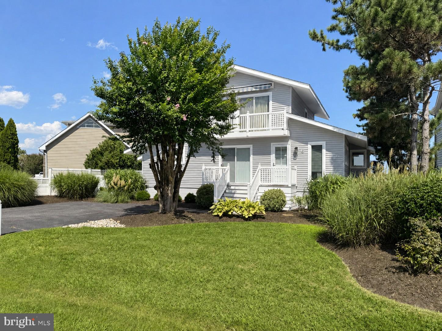 6 HARBORVIEW DRIVE