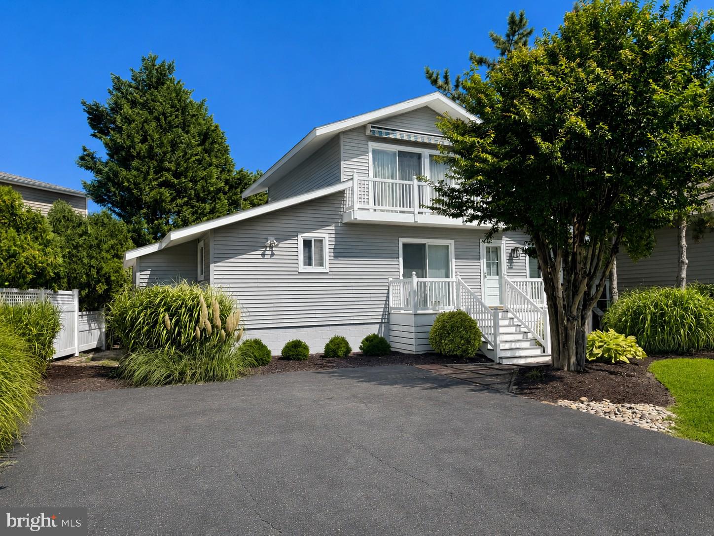 6 HARBORVIEW DRIVE
