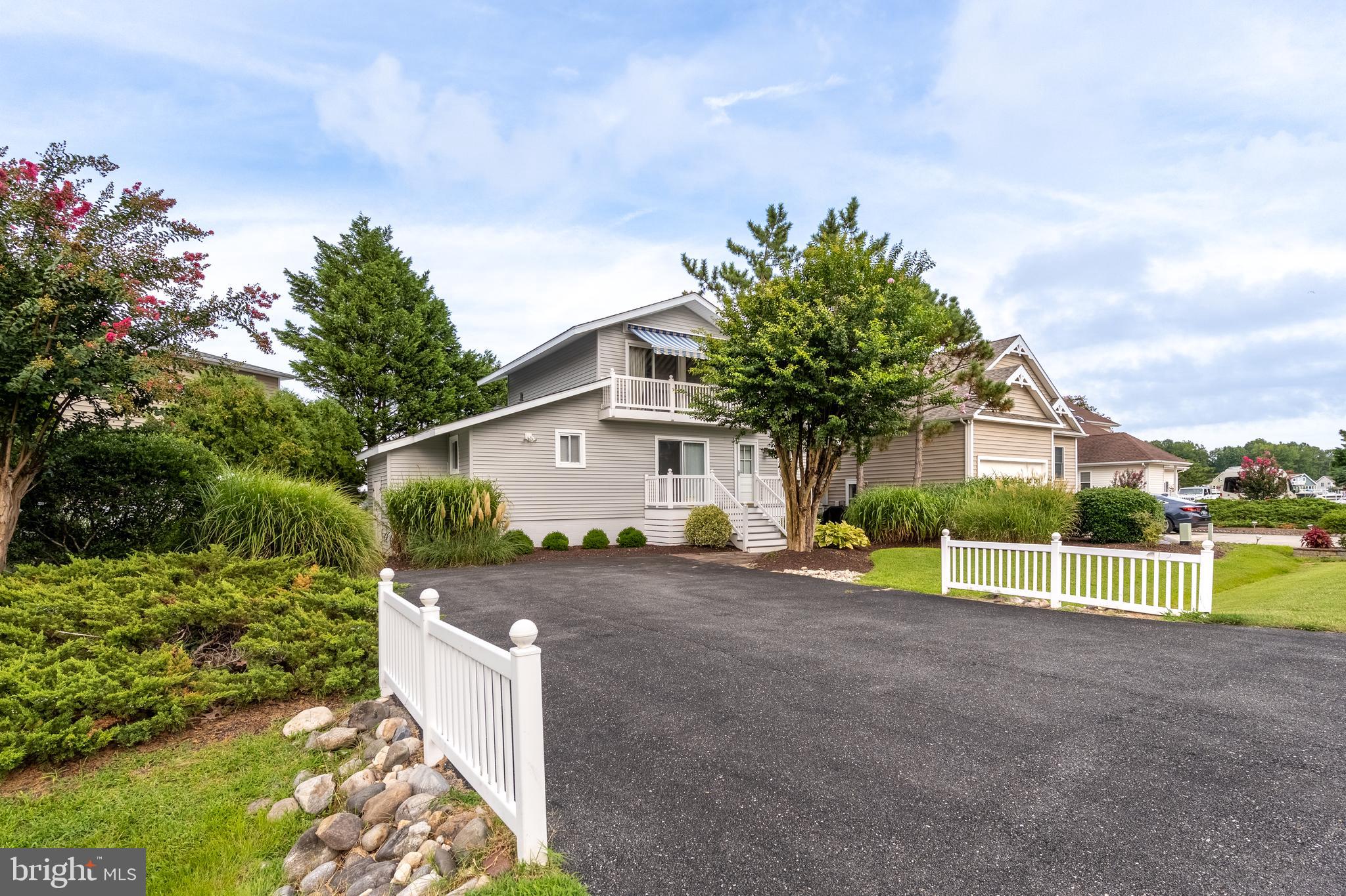6 HARBORVIEW DRIVE
