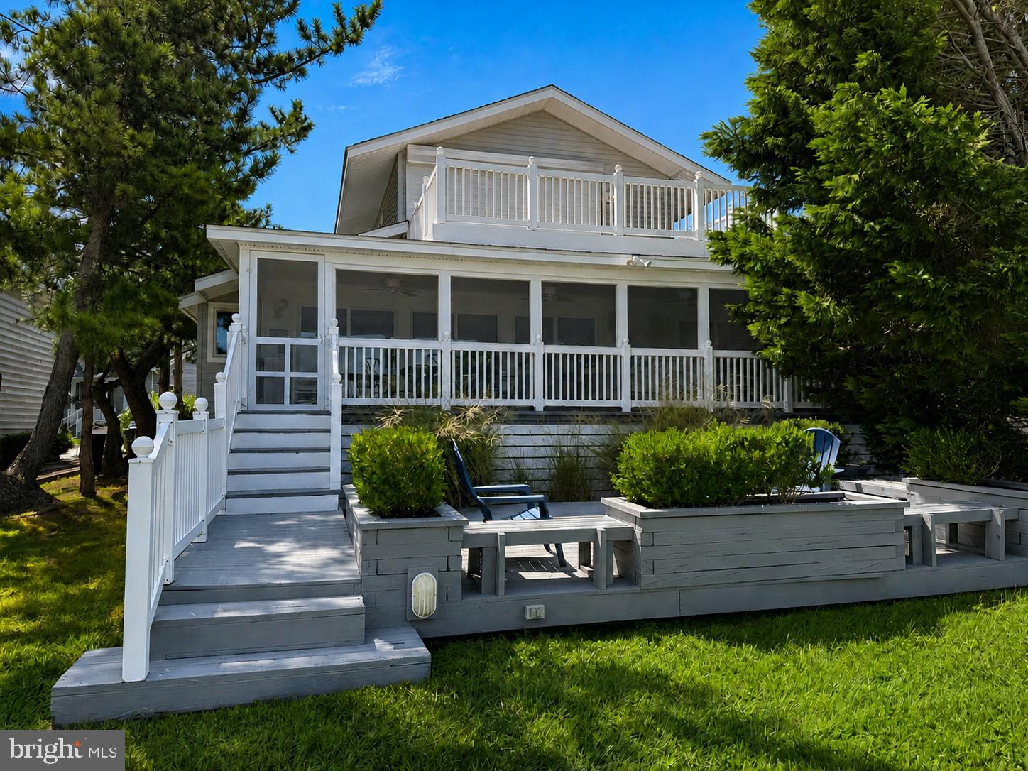 6 HARBORVIEW DRIVE