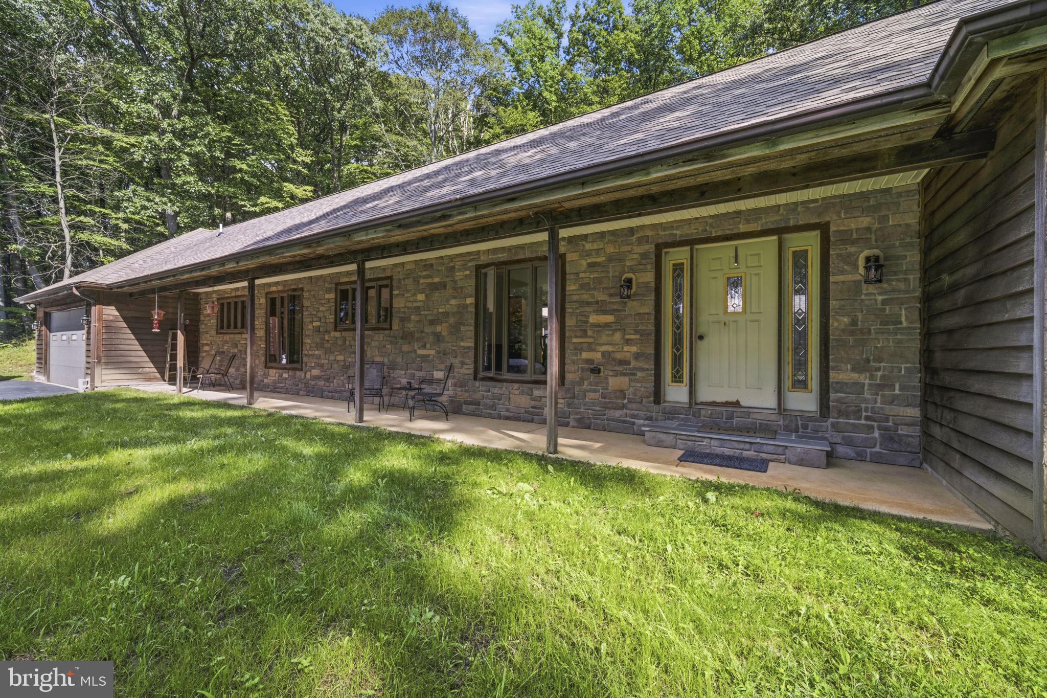 1652 POTTSTOWN PIKE