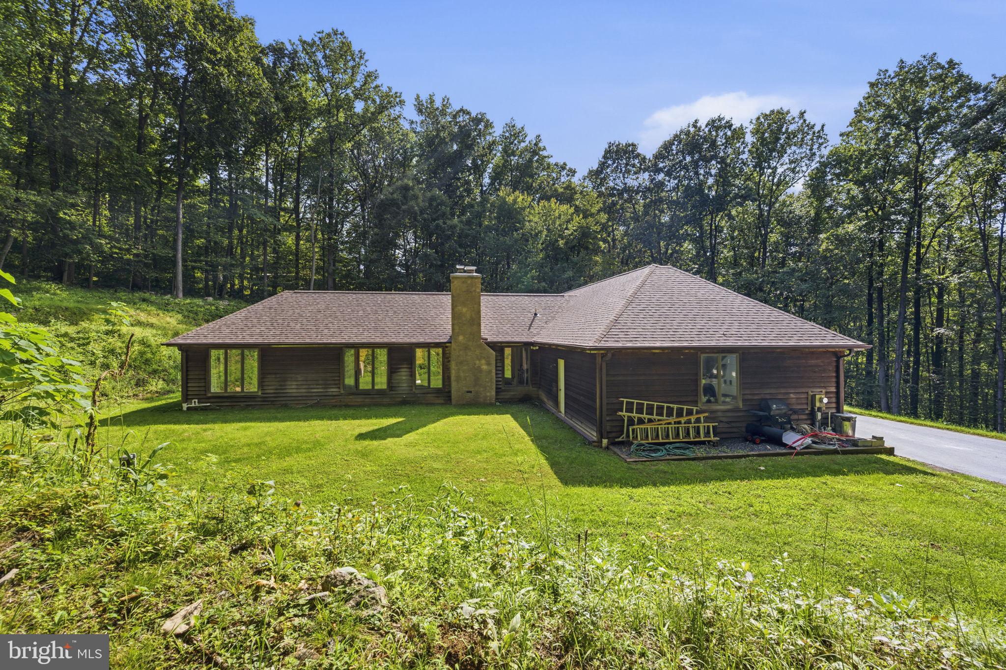 1652 POTTSTOWN PIKE