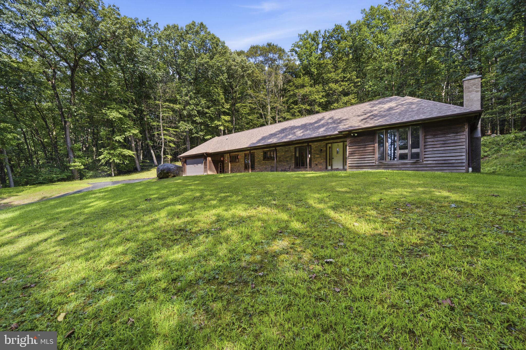 1652 POTTSTOWN PIKE