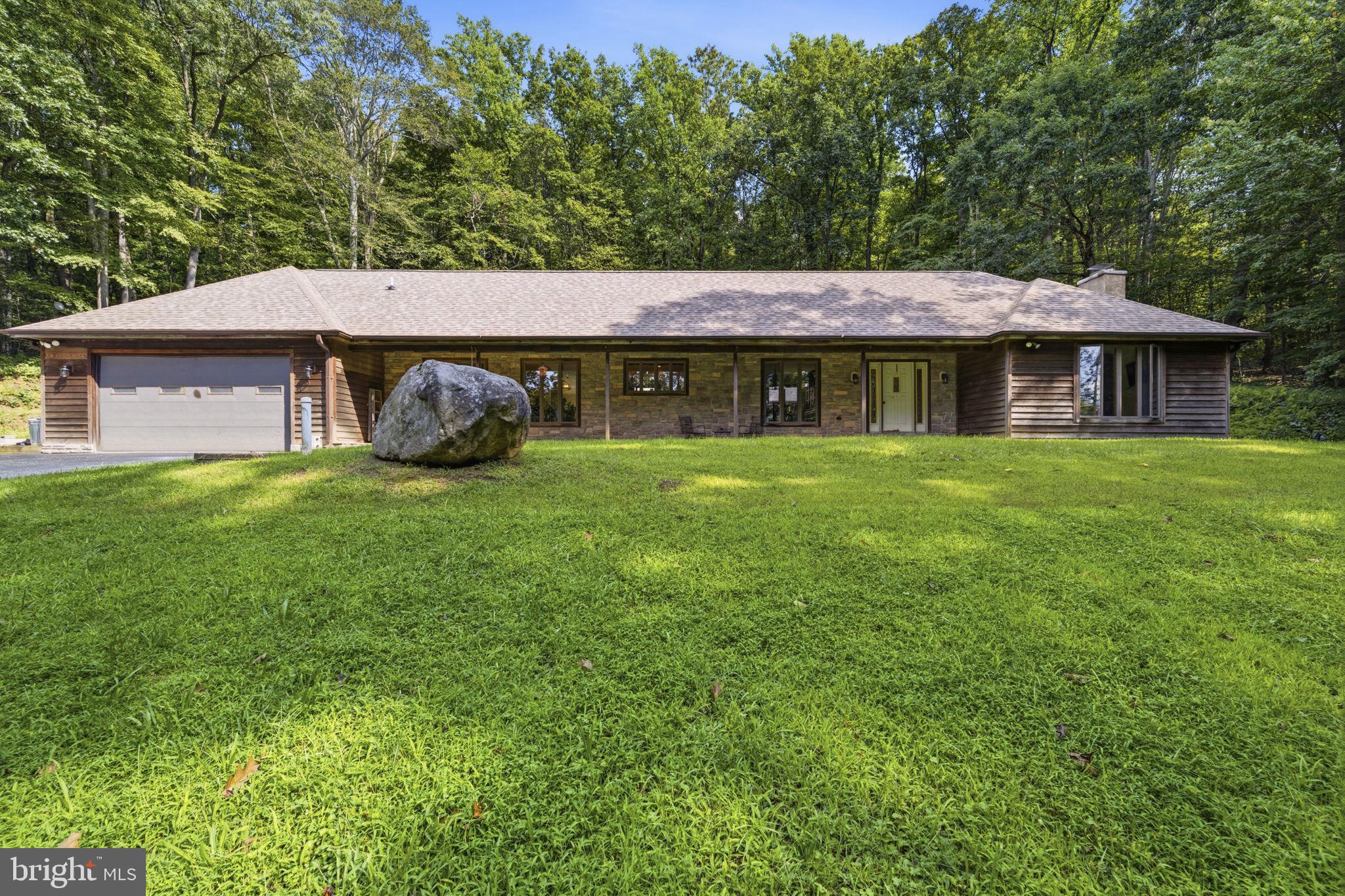 1652 POTTSTOWN PIKE