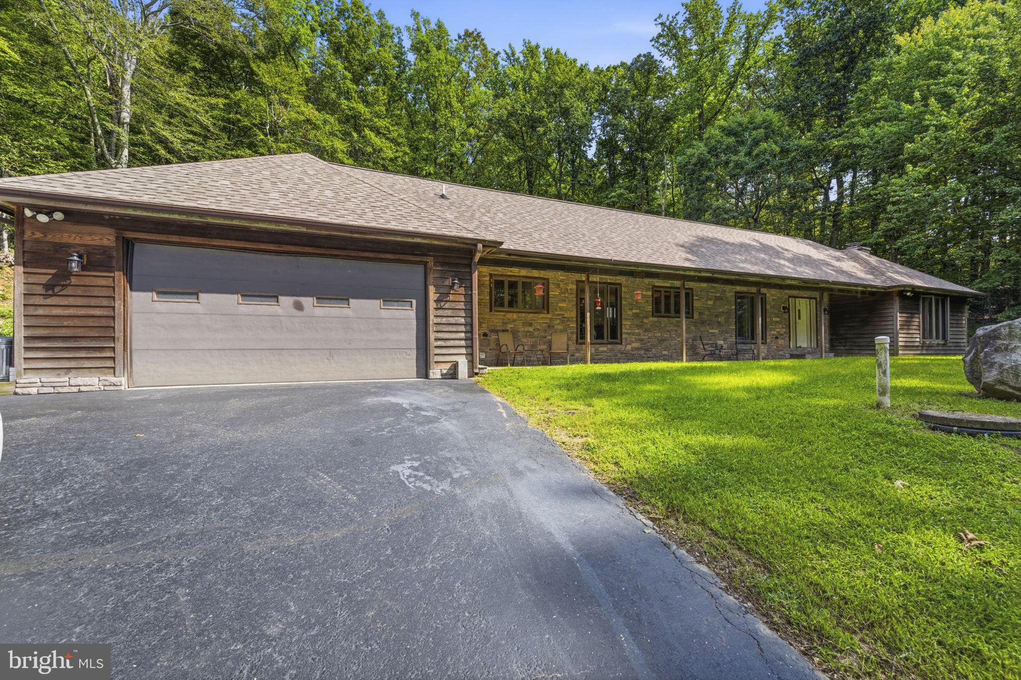 1652 POTTSTOWN PIKE
