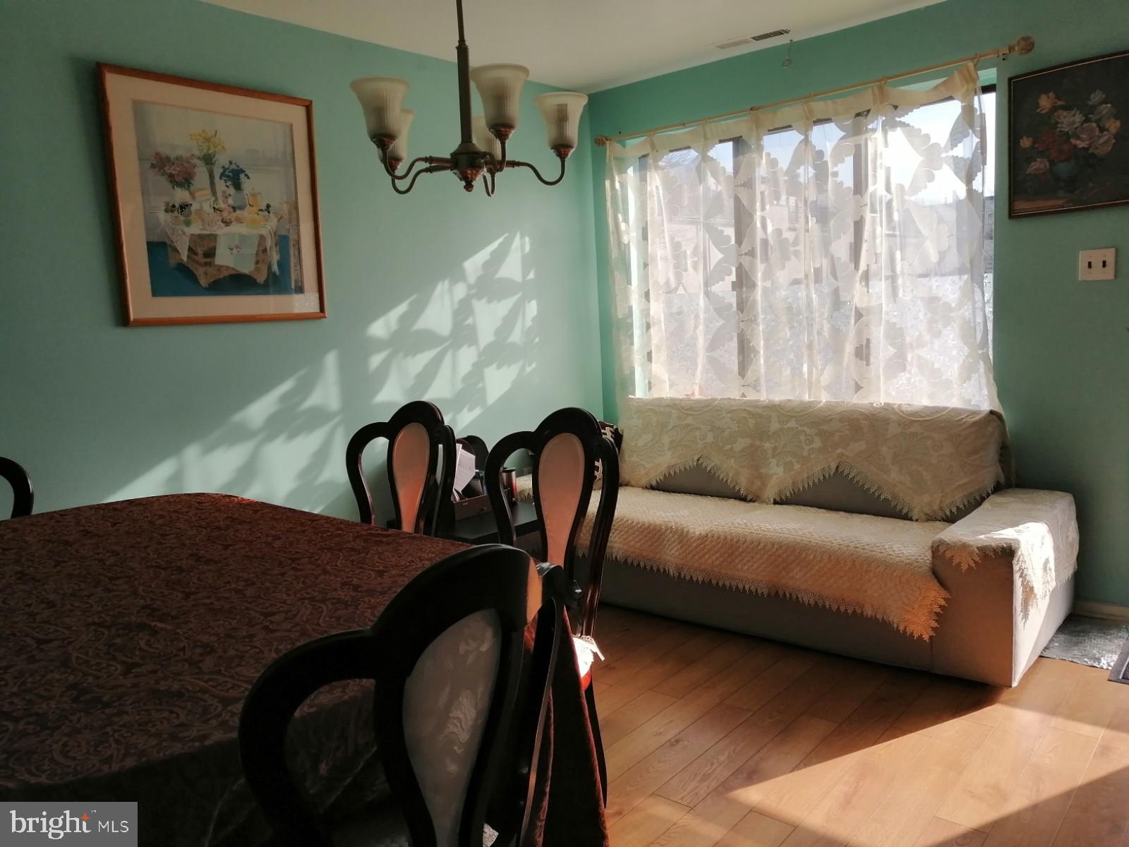 CHESTNUT HILL - Residential