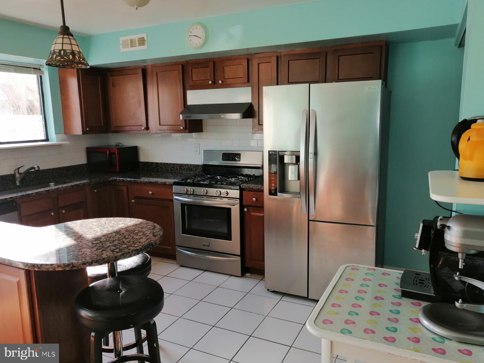 CHESTNUT HILL - Residential