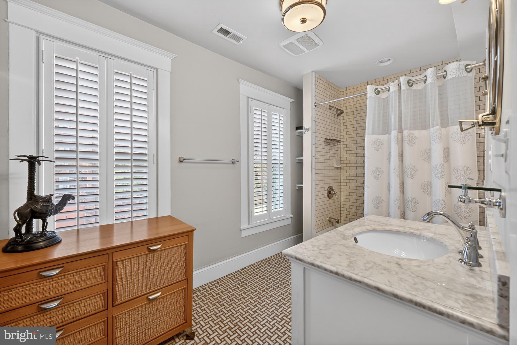 HISTORIC DISTRICT - Residential