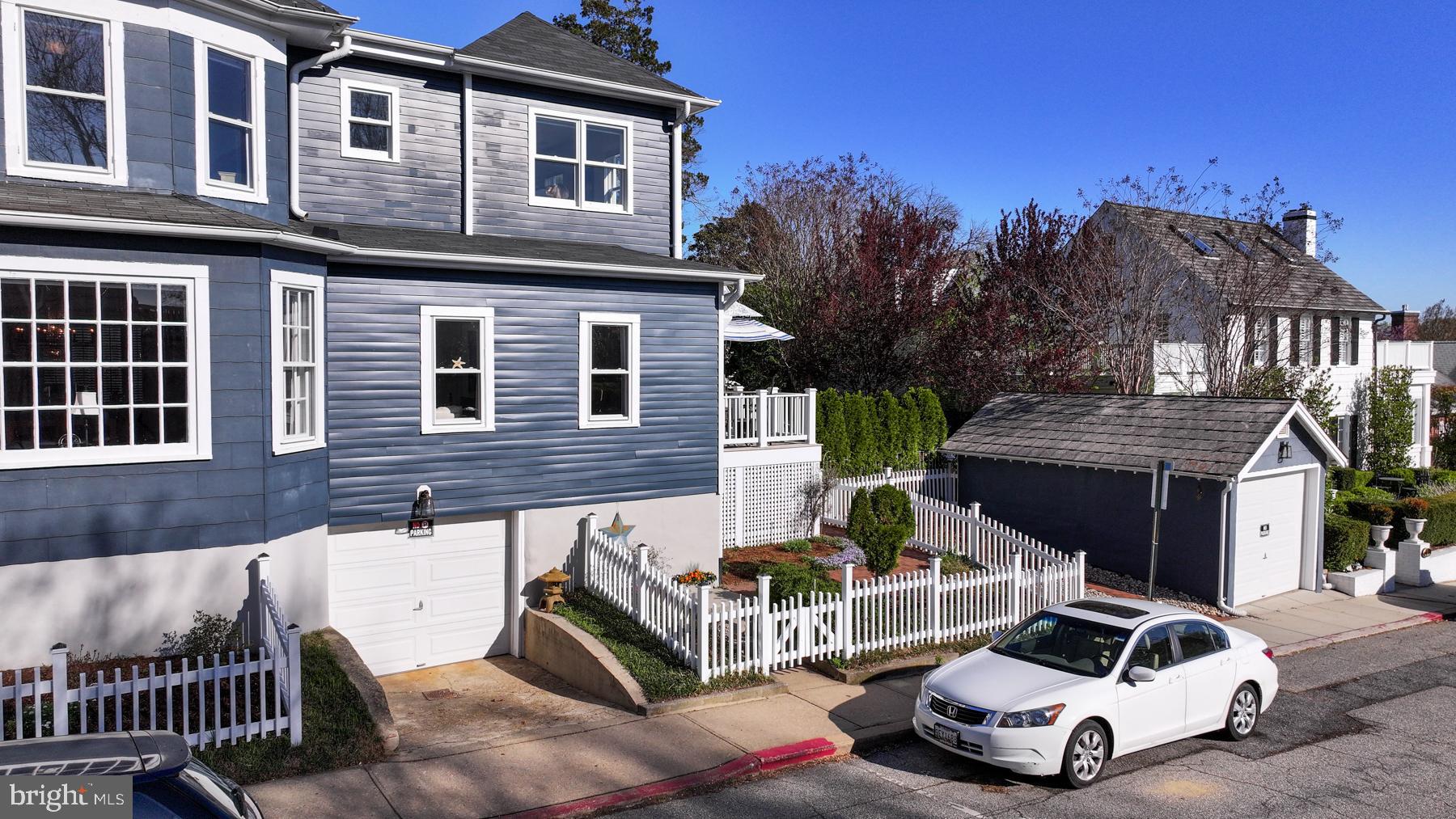 HISTORIC DISTRICT - Residential