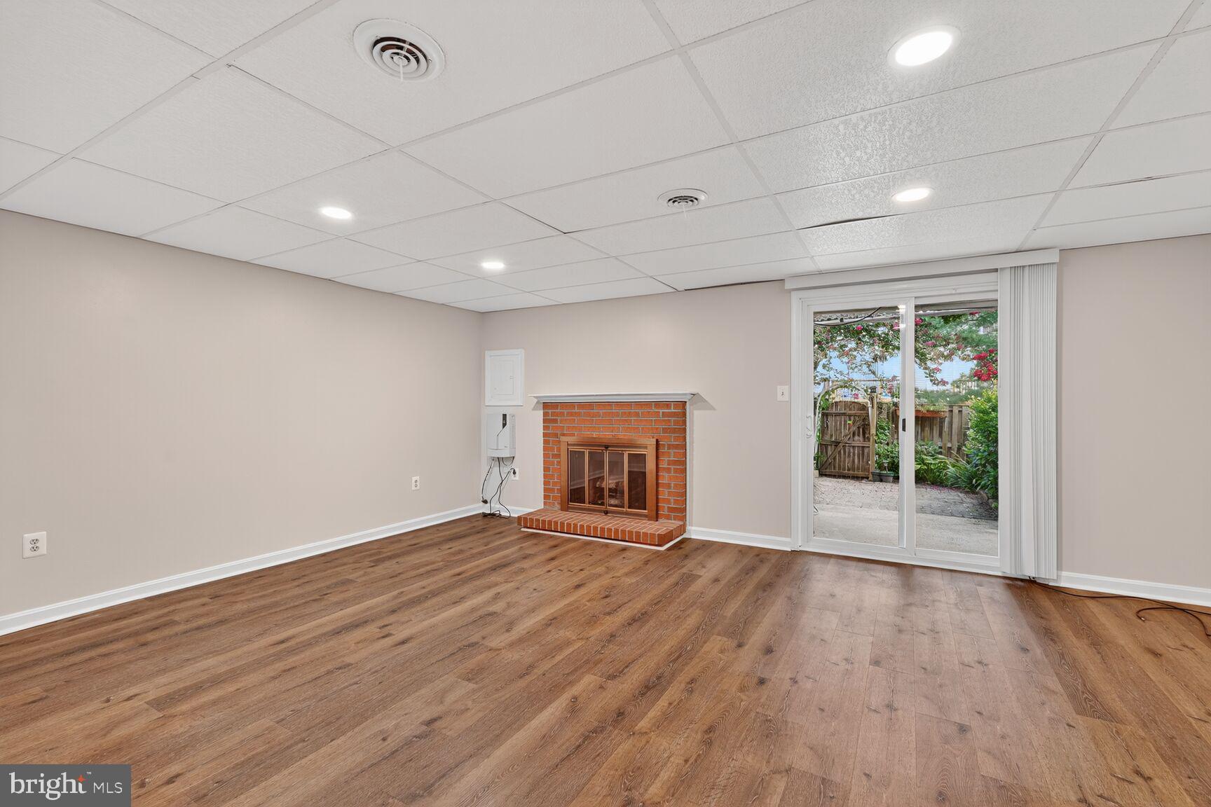 RUNNYMEADE - Residential Lease